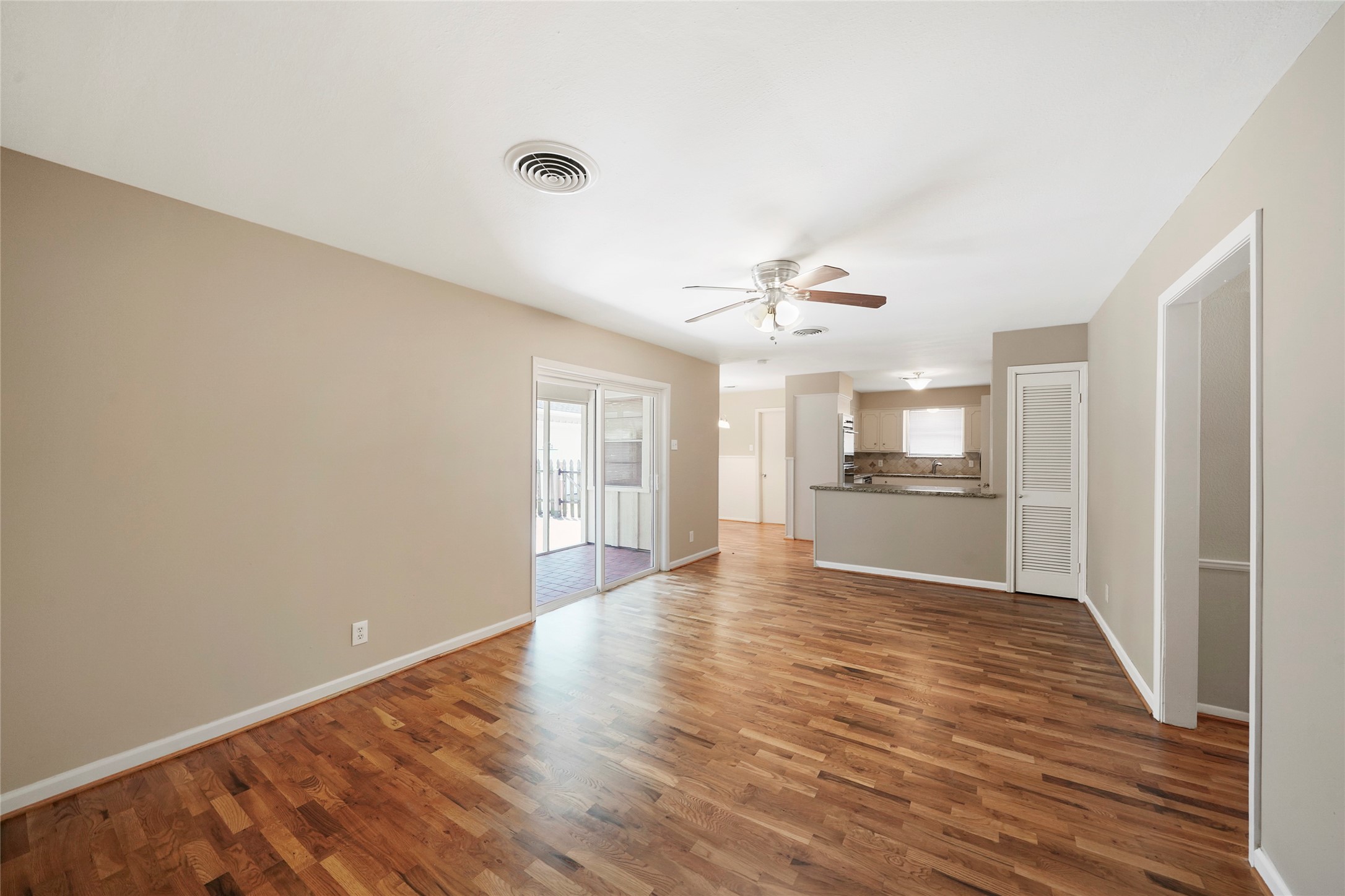 4406 Rosebay Drive Property Photo 16