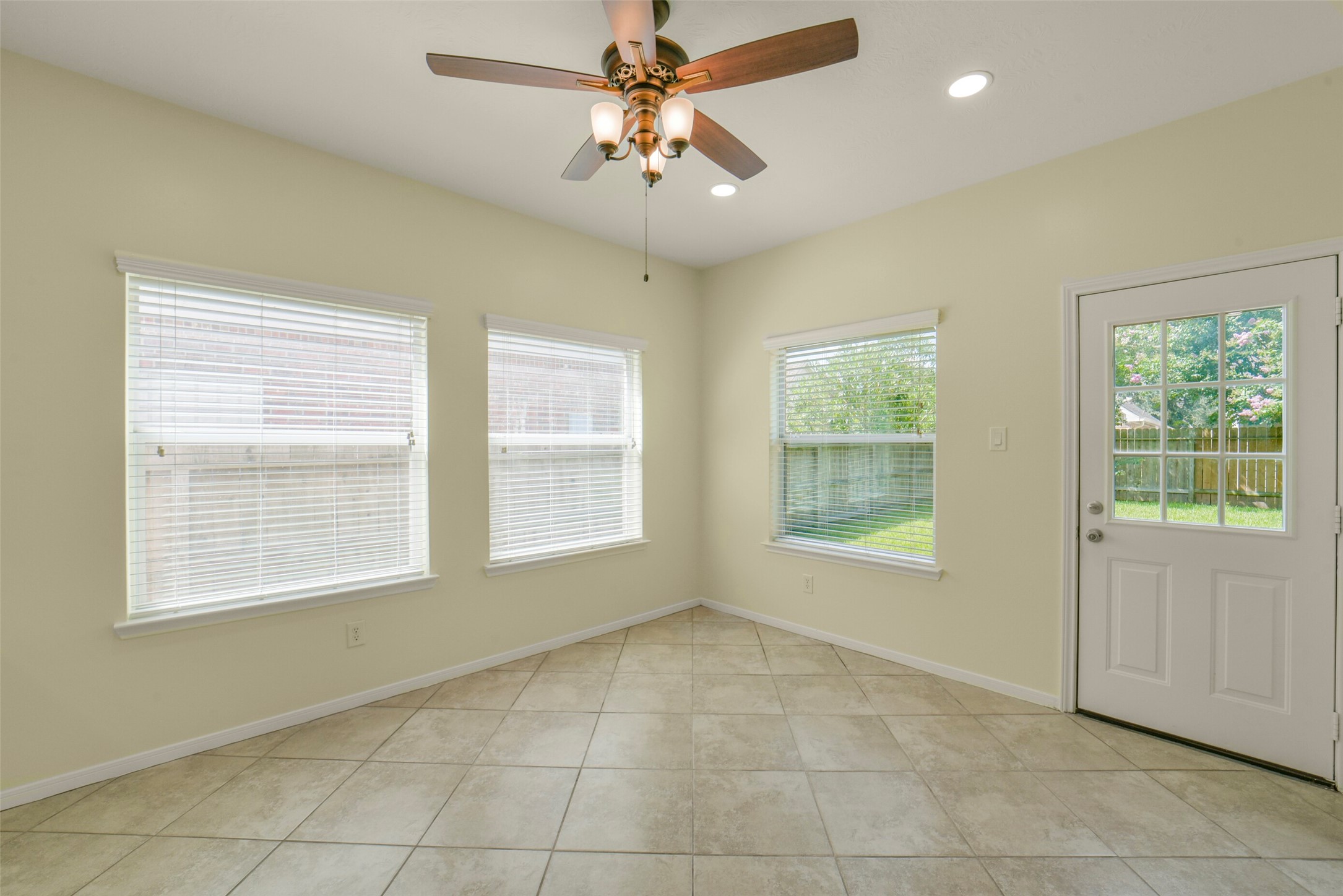 2414 Falcon Knoll Ln Property Photo 15