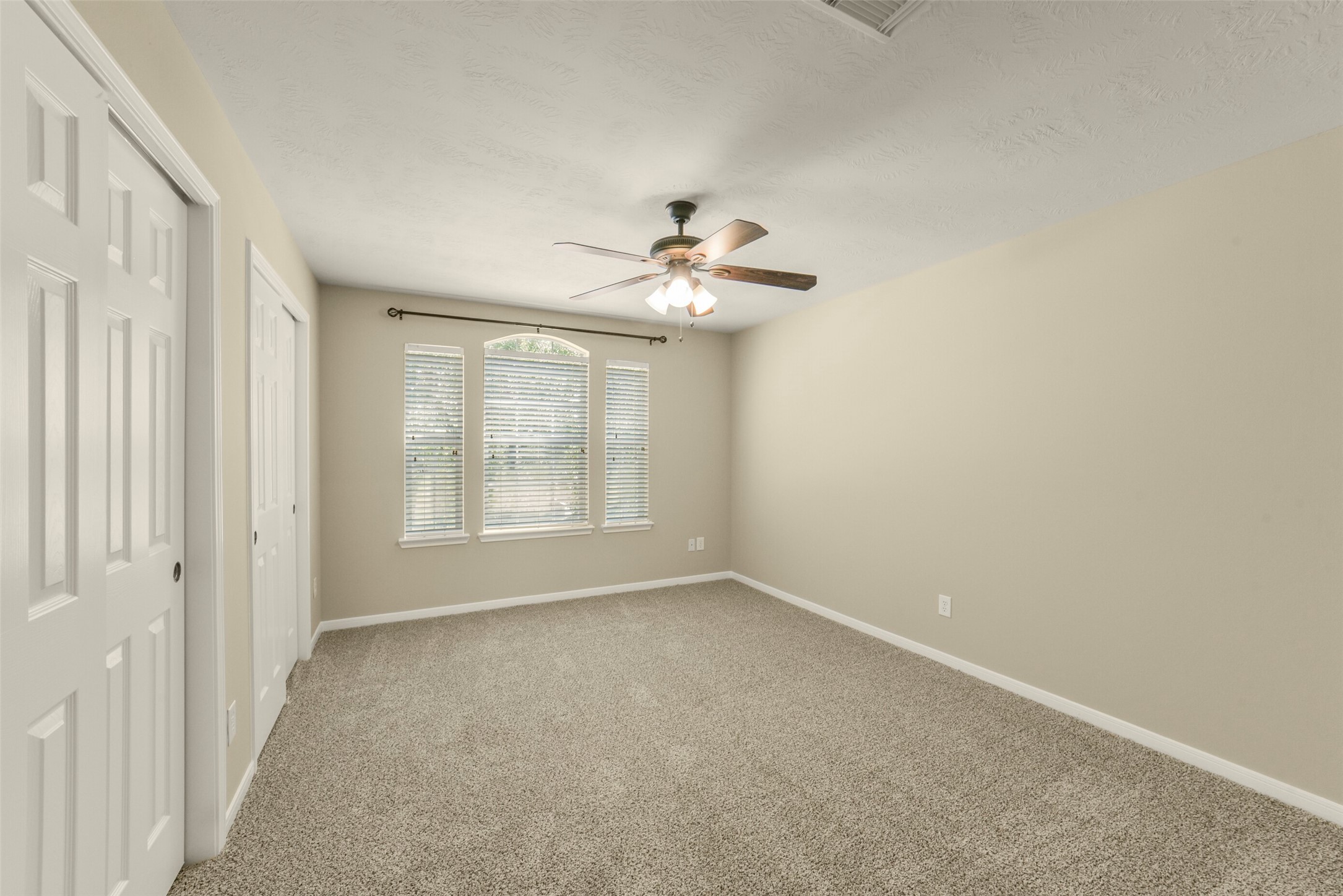 2414 Falcon Knoll Ln Property Photo 35