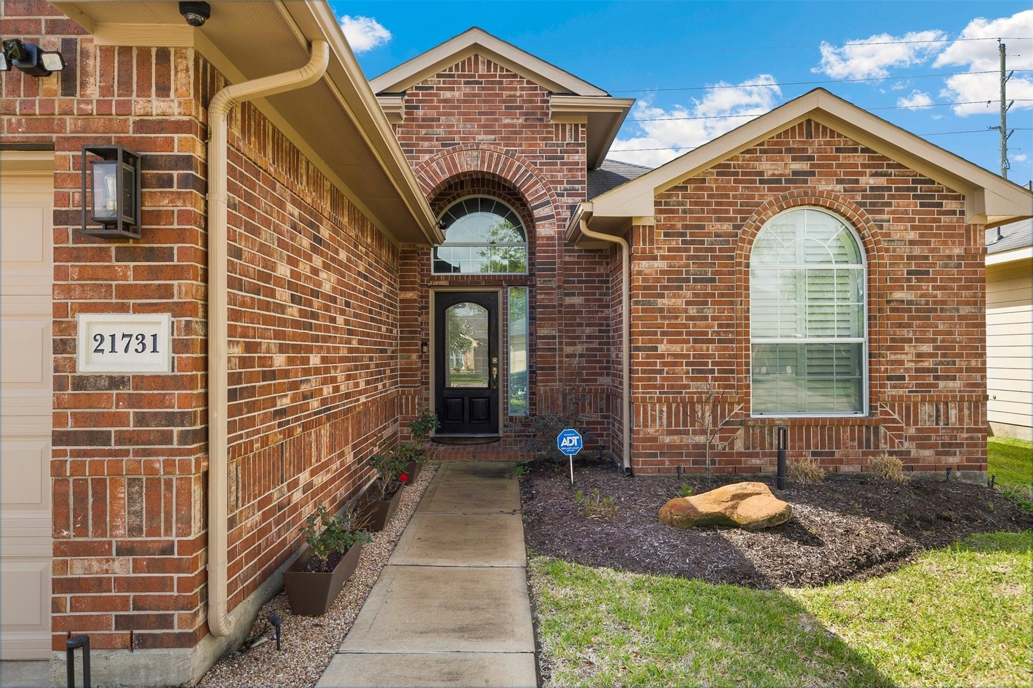 21731 Sierra Long Drive Property Photo 2