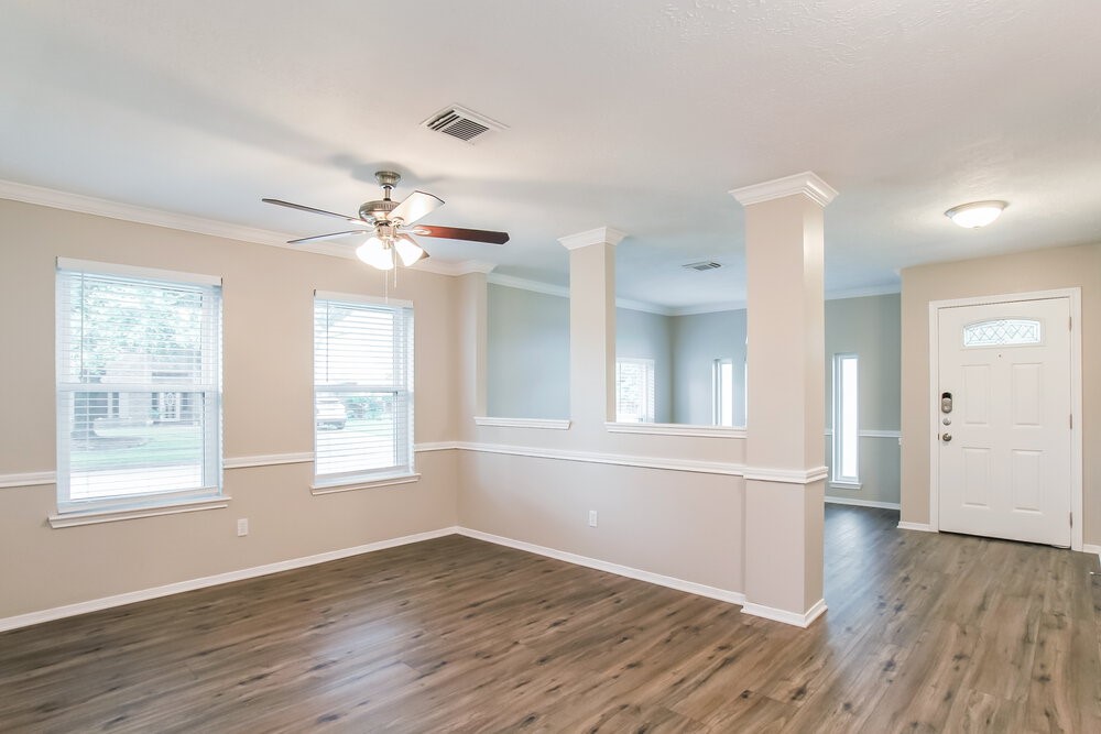 302 Dunford Court Property Photo 5