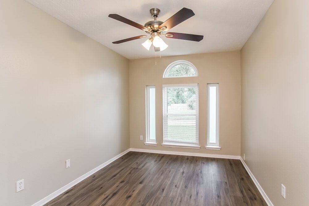 302 Dunford Court Property Photo 13