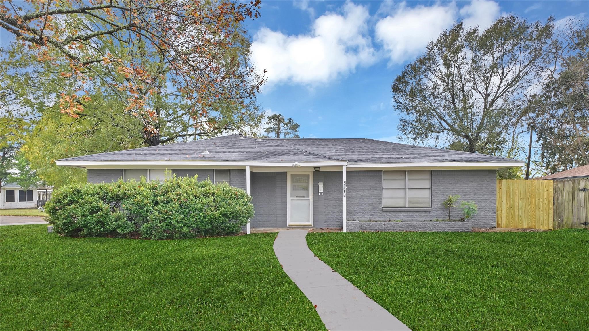 2105 Olive Street Property Photo 1