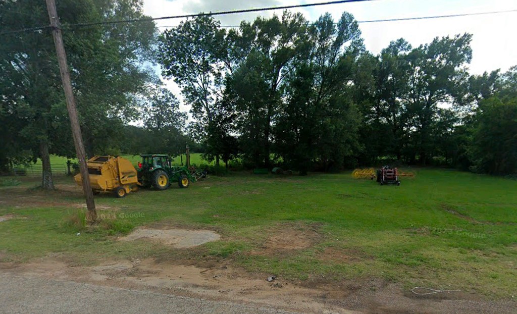 0010 4th Street Property Photo 2