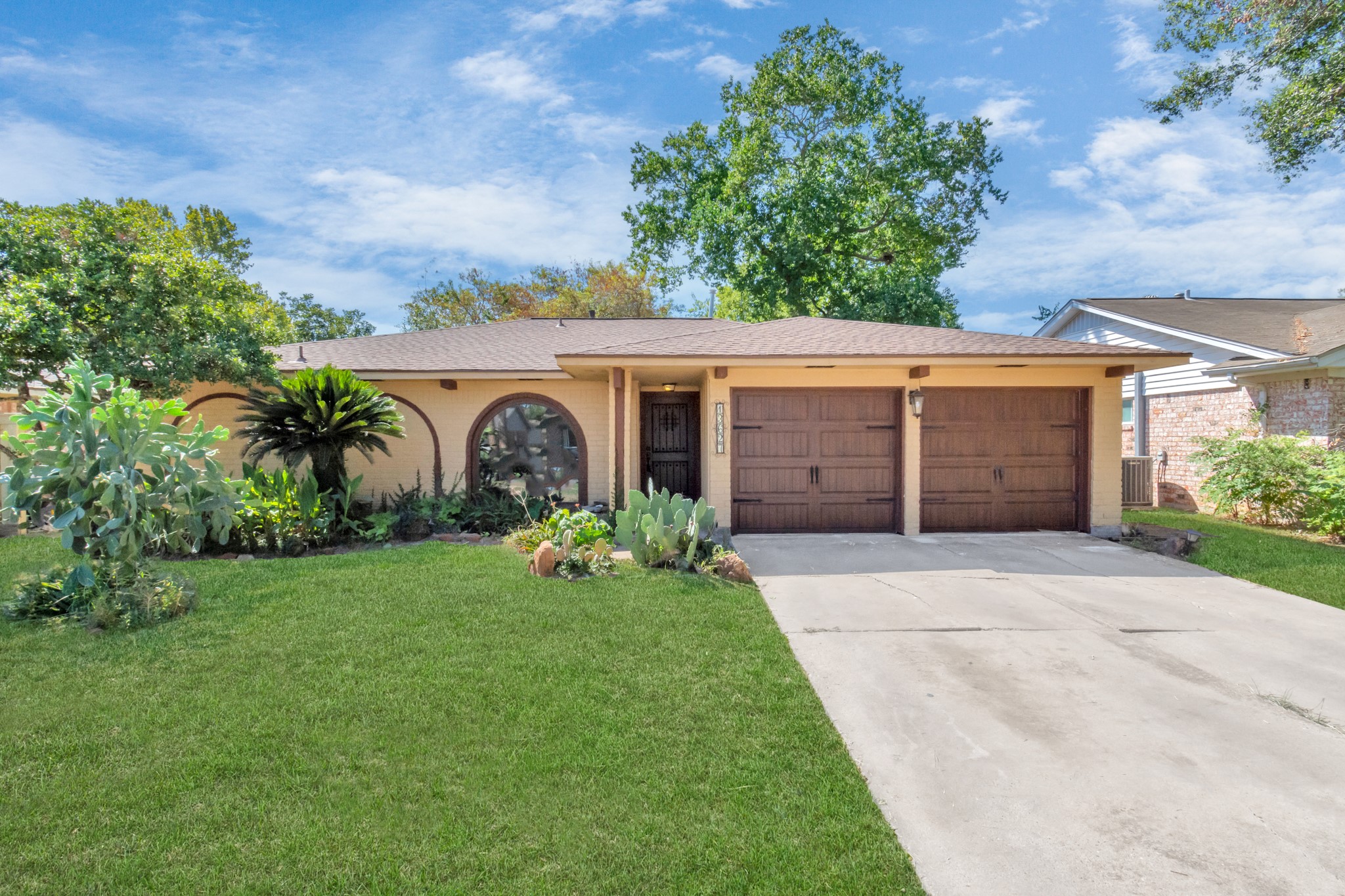 13627 Greenridge Drive Property Photo 3