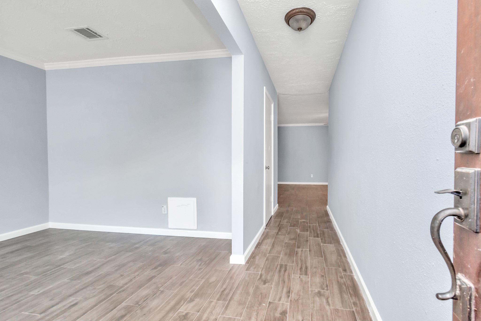 13627 Greenridge Drive Property Photo 4