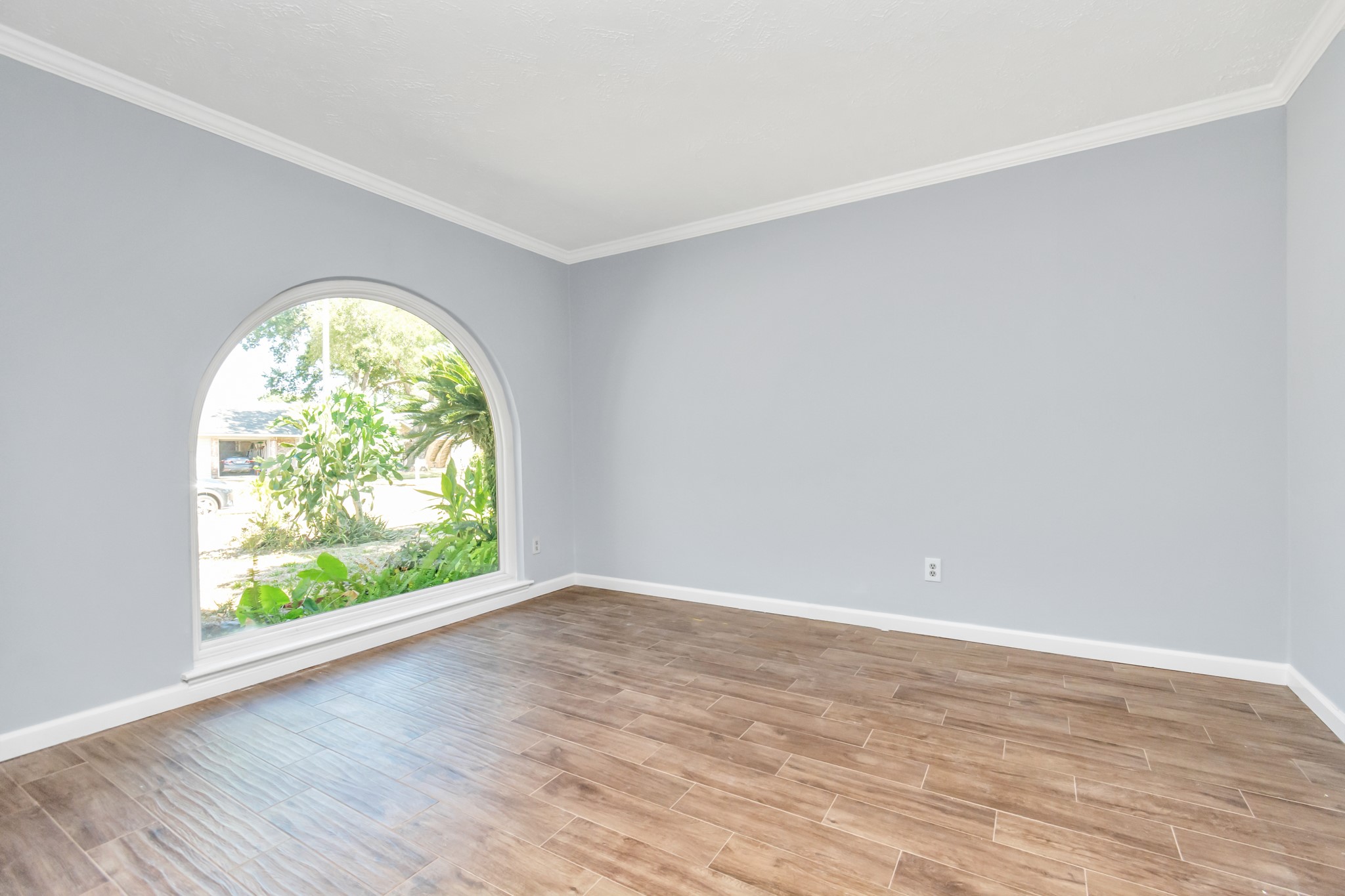 13627 Greenridge Drive Property Photo 5