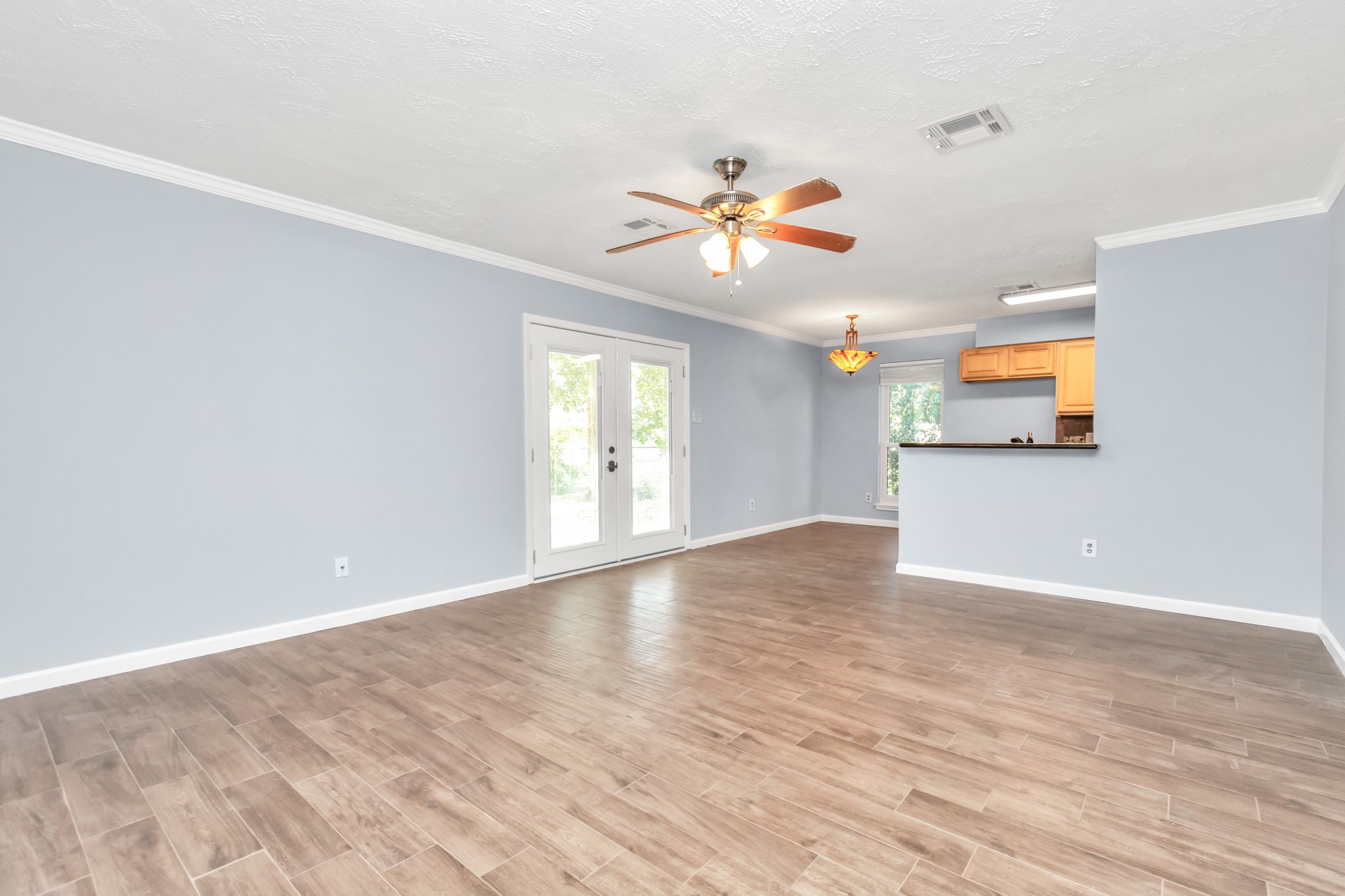 13627 Greenridge Drive Property Photo 7