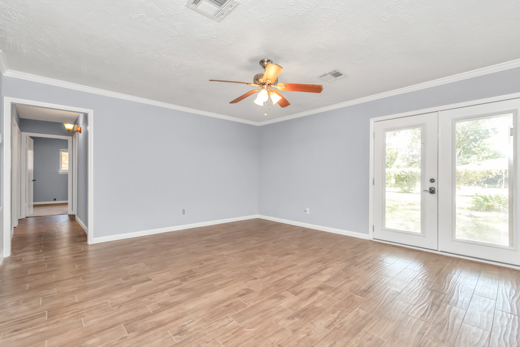 13627 Greenridge Drive Property Photo 8