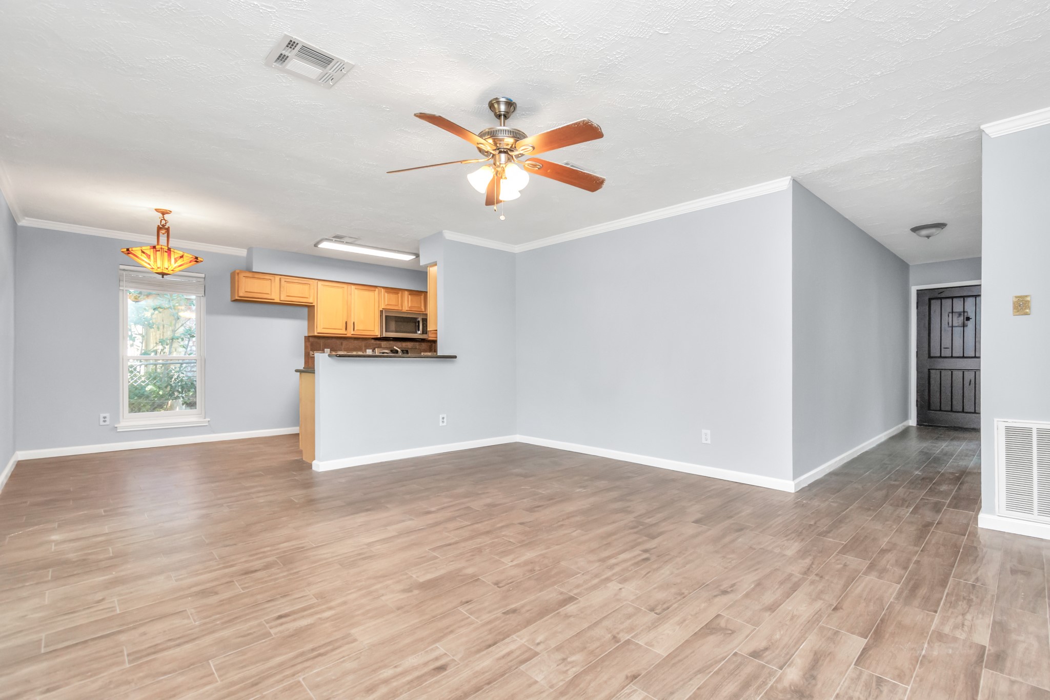13627 Greenridge Drive Property Photo 10