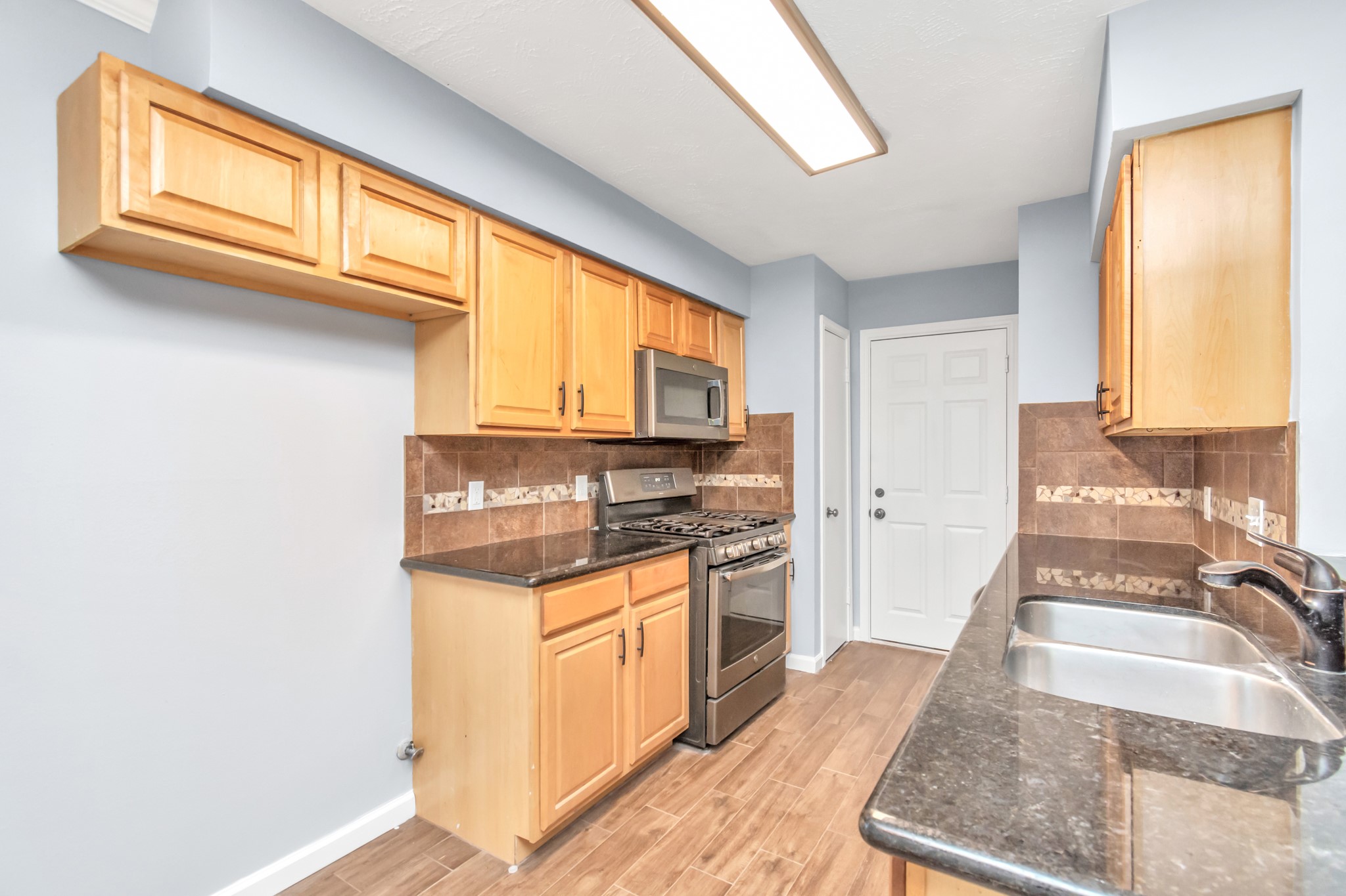 13627 Greenridge Drive Property Photo 15