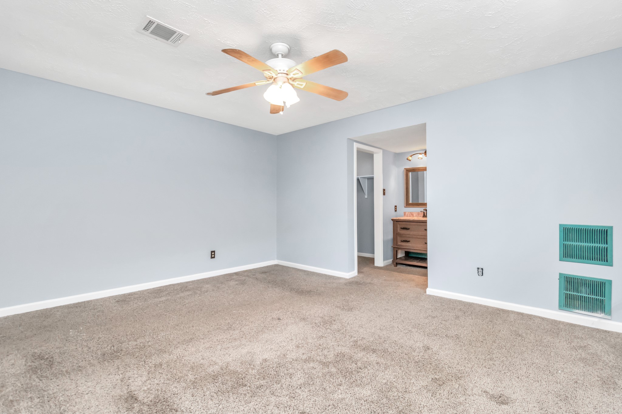 13627 Greenridge Drive Property Photo 26