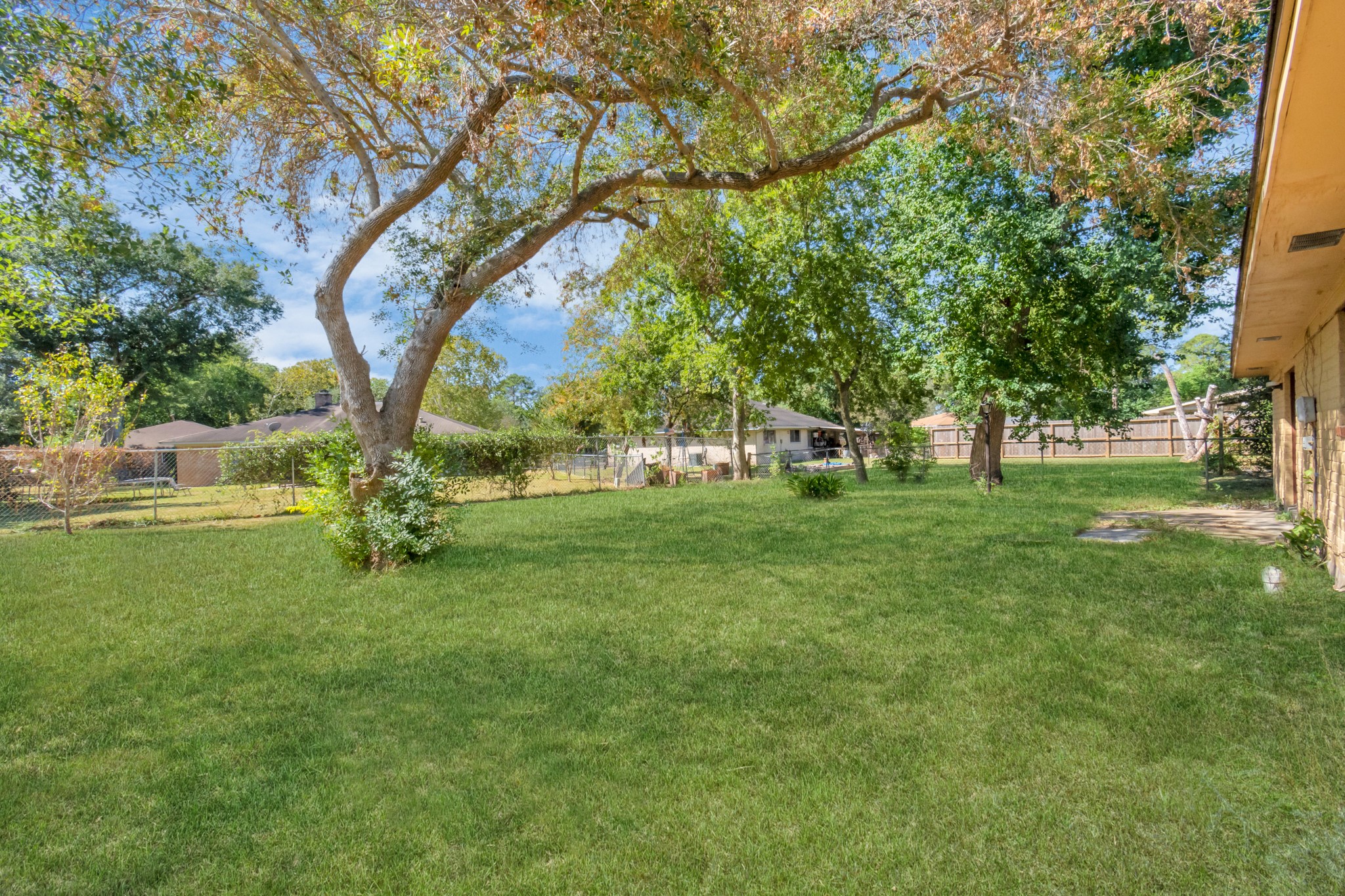 13627 Greenridge Drive Property Photo 35
