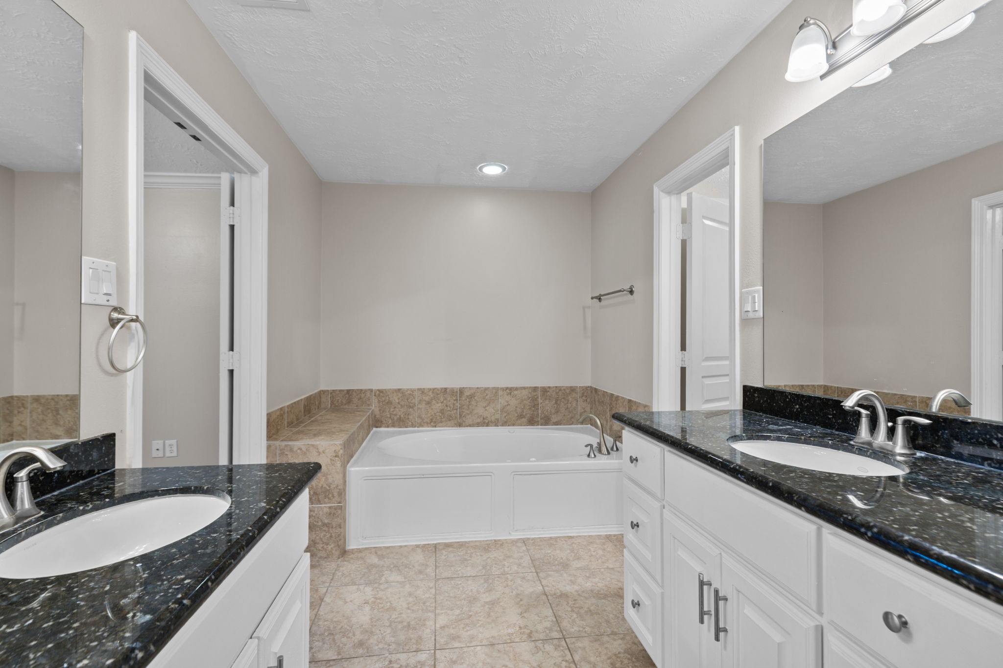 3414 Skyline Village Drive Property Photo 26