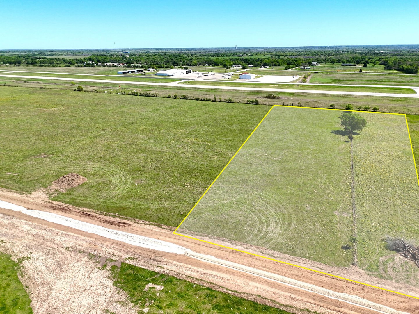P2l12 County Road 463 Property Photo 1