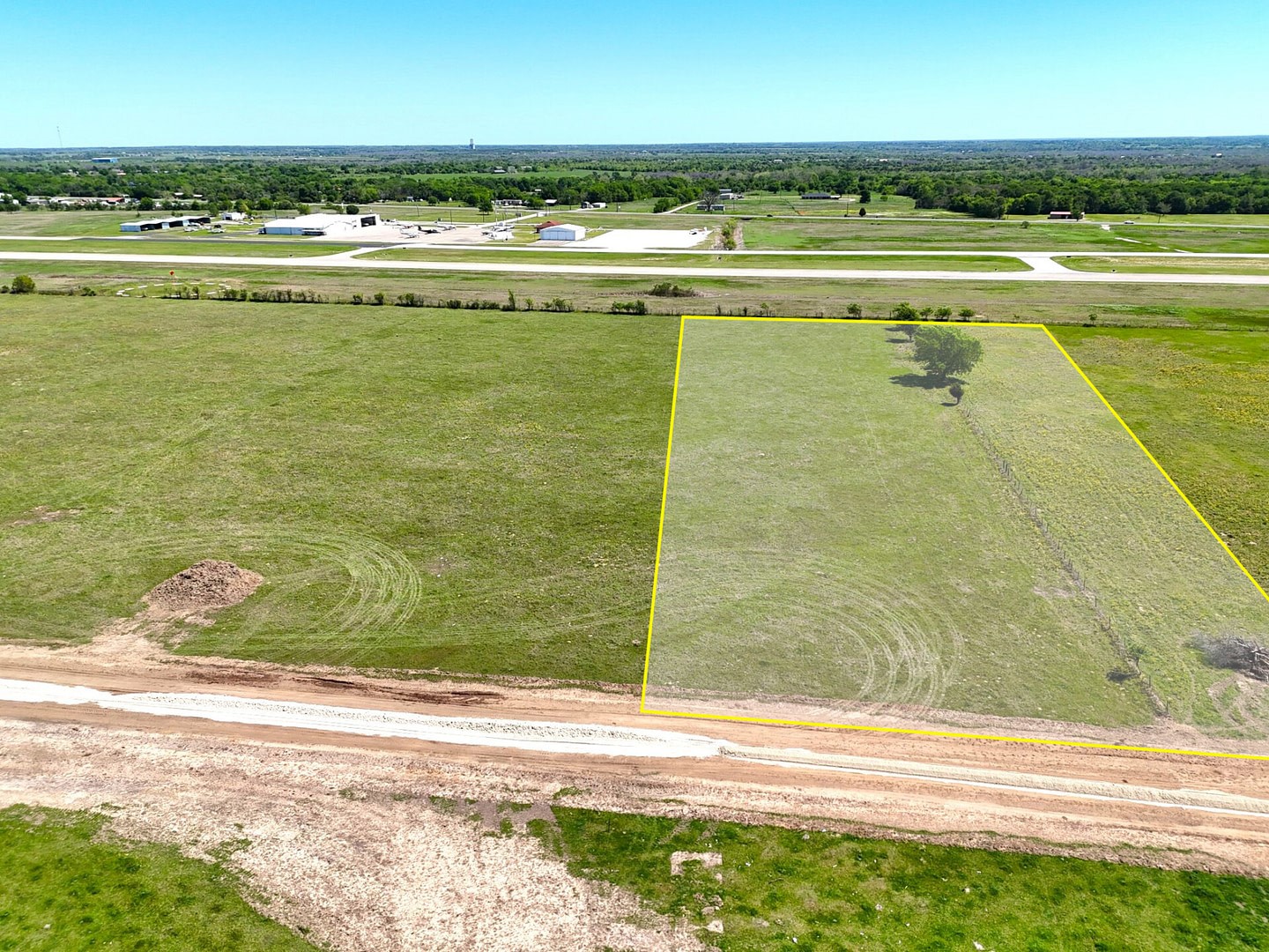 P2l12 County Road 463 Property Photo 4