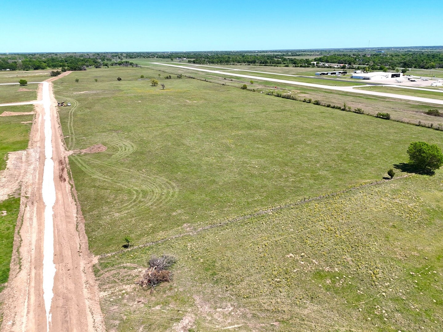 P2l12 County Road 463 Property Photo 5