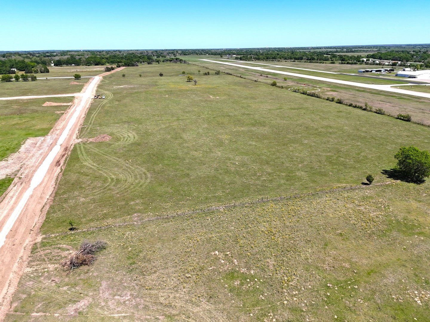 P2l12 County Road 463 Property Photo 6