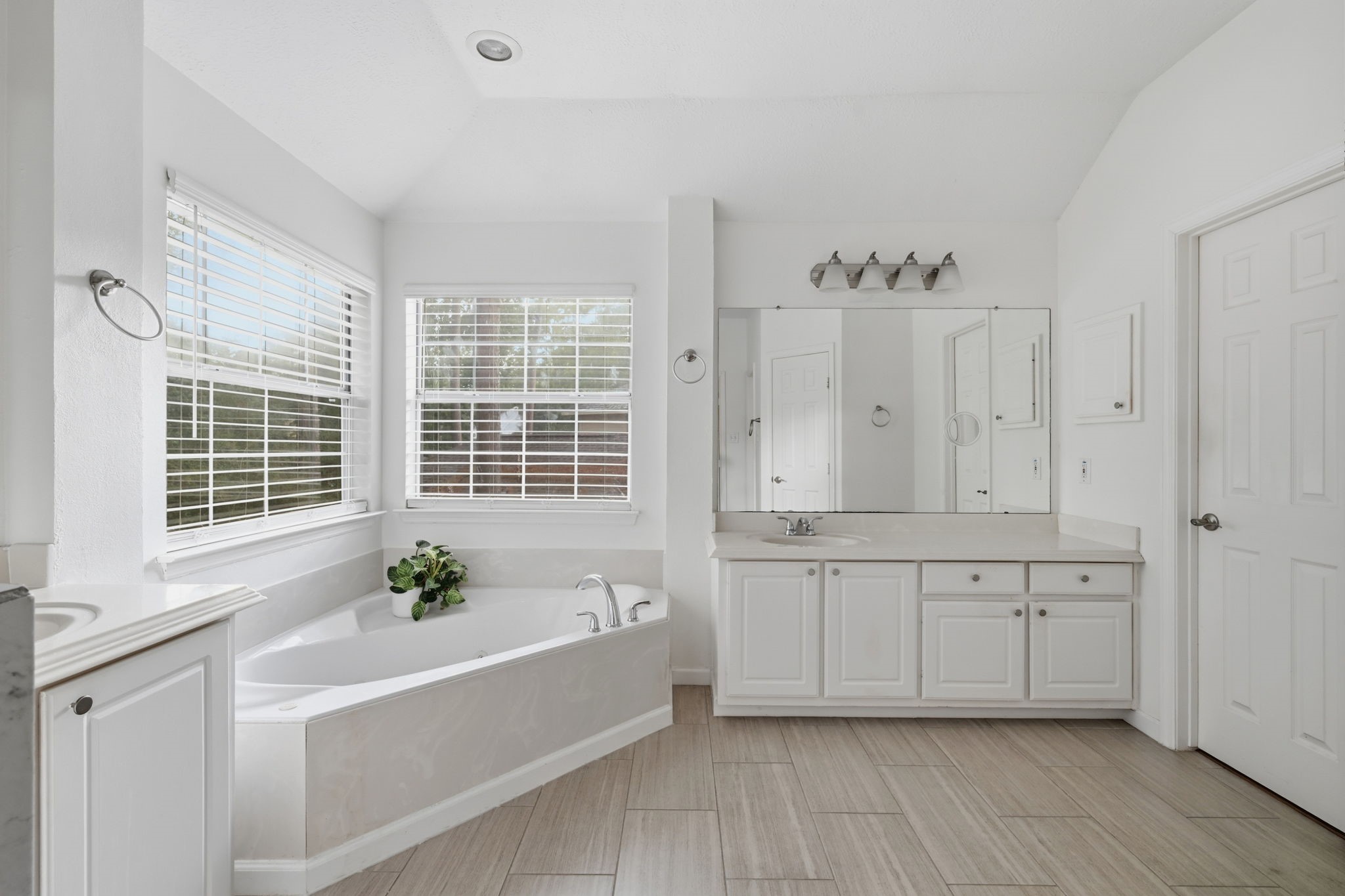 7 Mayborough Court Property Photo 19