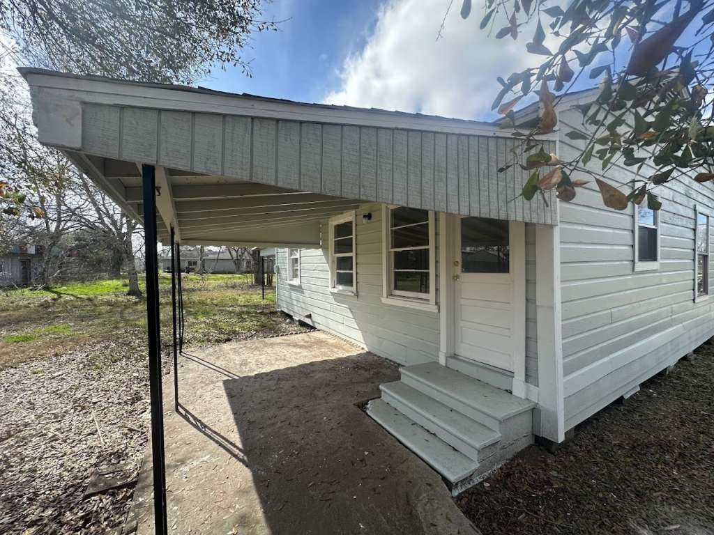 605 Palacios Street Property Photo 1