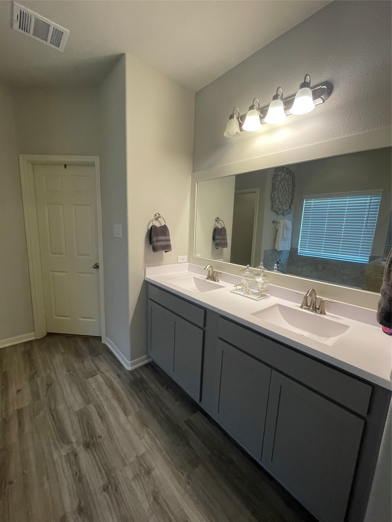 748 Wedgewood Park Property Photo 23
