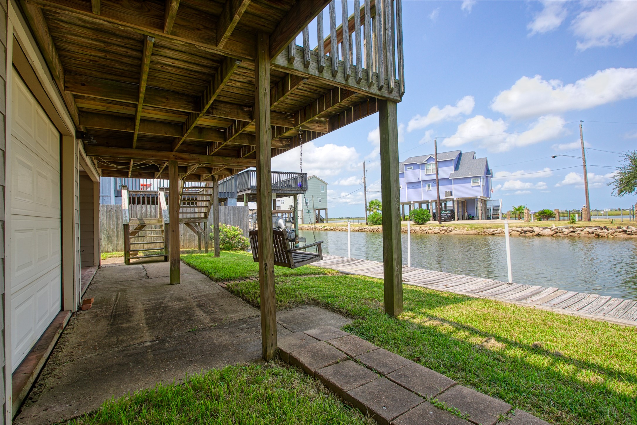 114 Bayou Vista Drive Property Photo 8