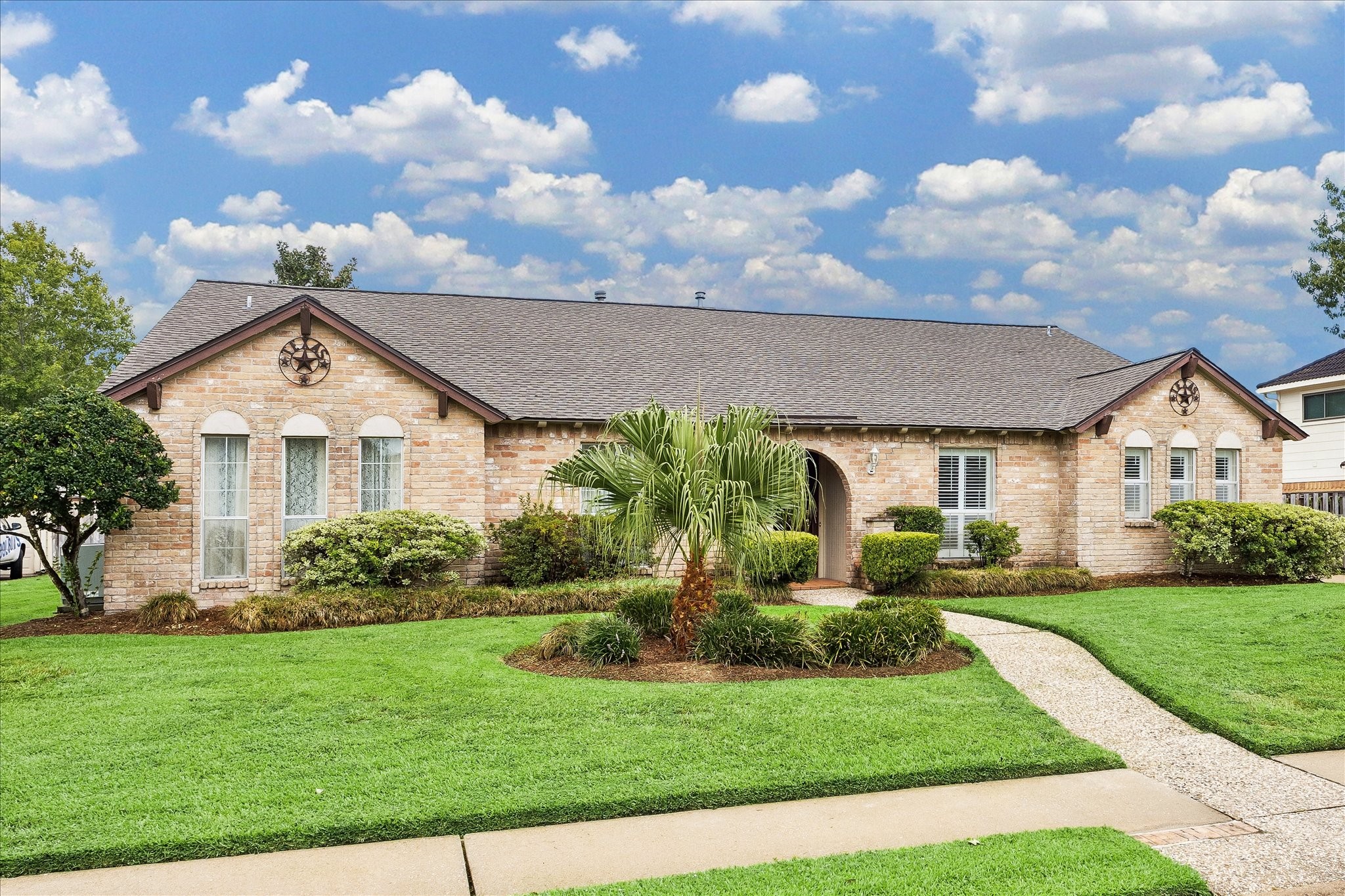 15711 Brook Forest Drive Property Photo 2