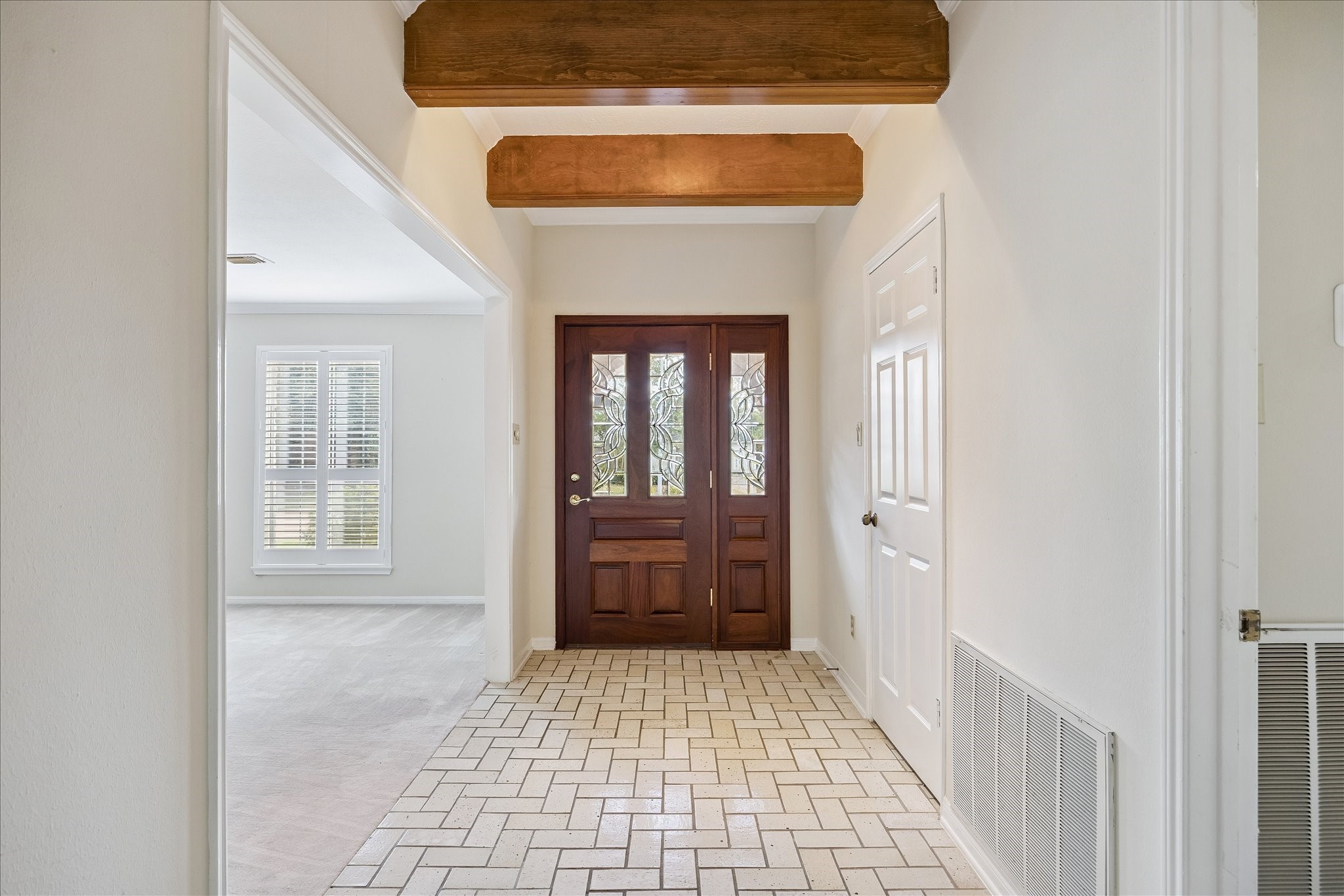 15711 Brook Forest Drive Property Photo 3