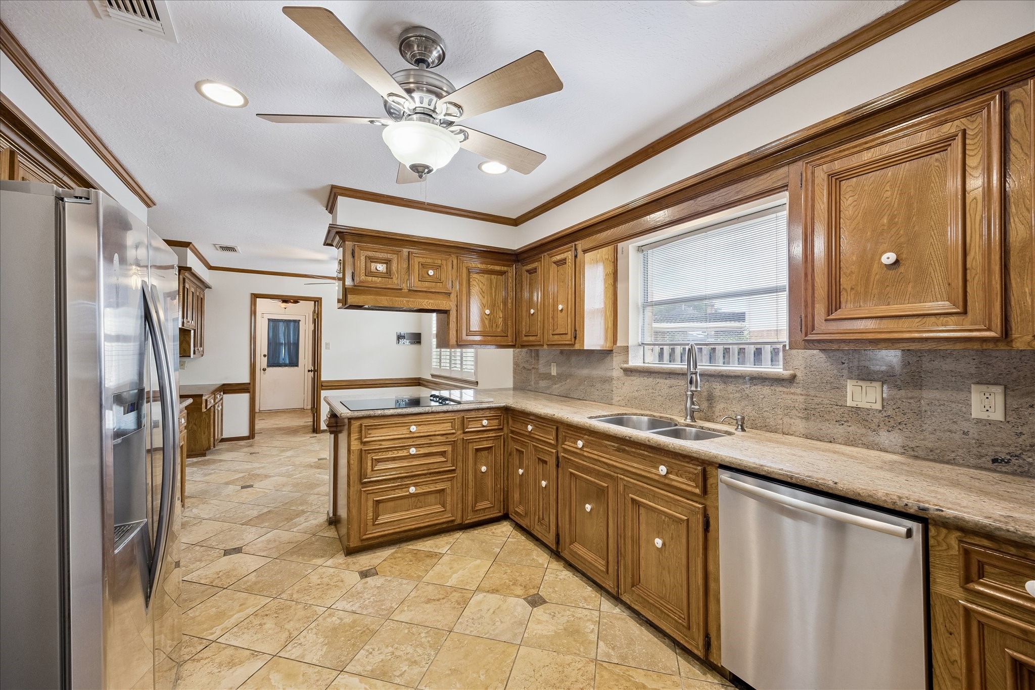 15711 Brook Forest Drive Property Photo 10