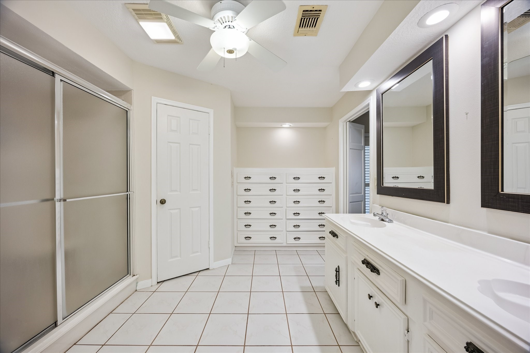 15711 Brook Forest Drive Property Photo 14