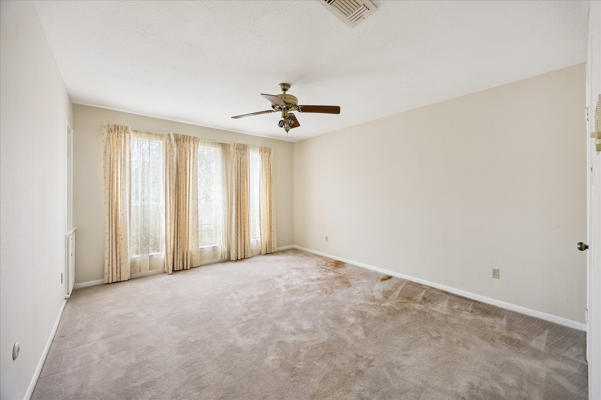 15711 Brook Forest Drive Property Photo 19