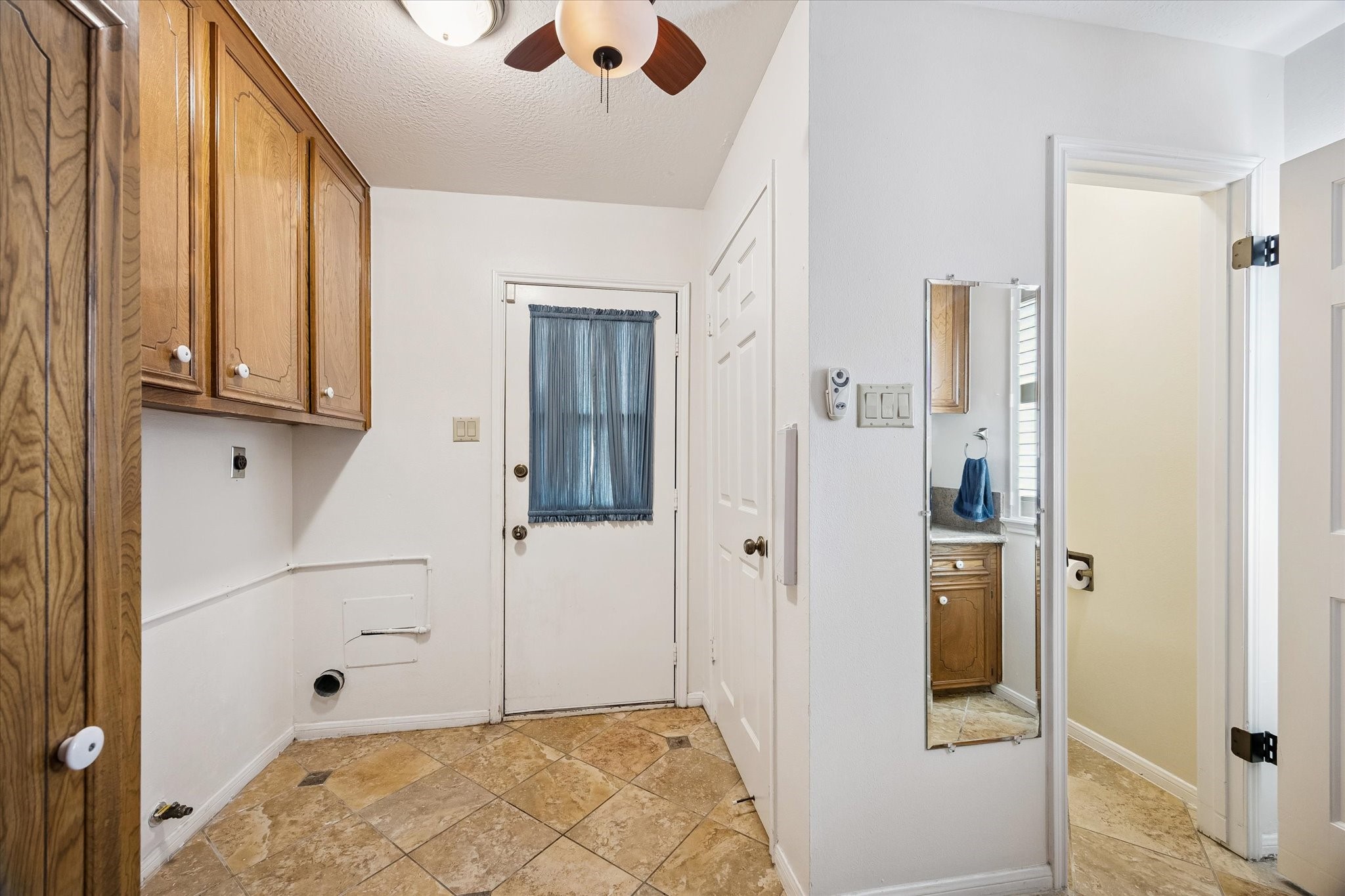 15711 Brook Forest Drive Property Photo 22