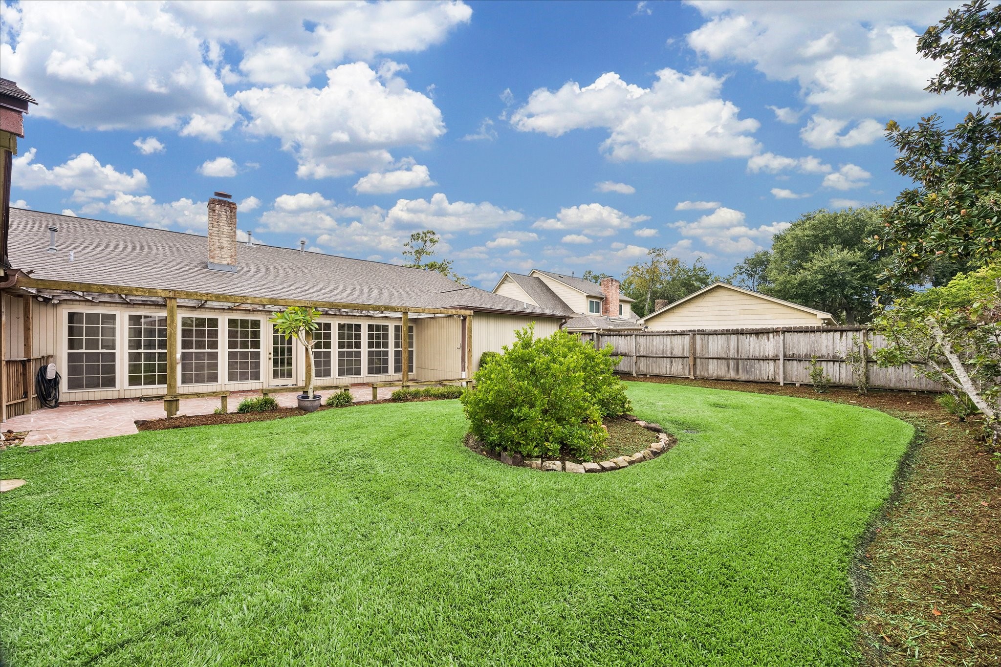 15711 Brook Forest Drive Property Photo 25