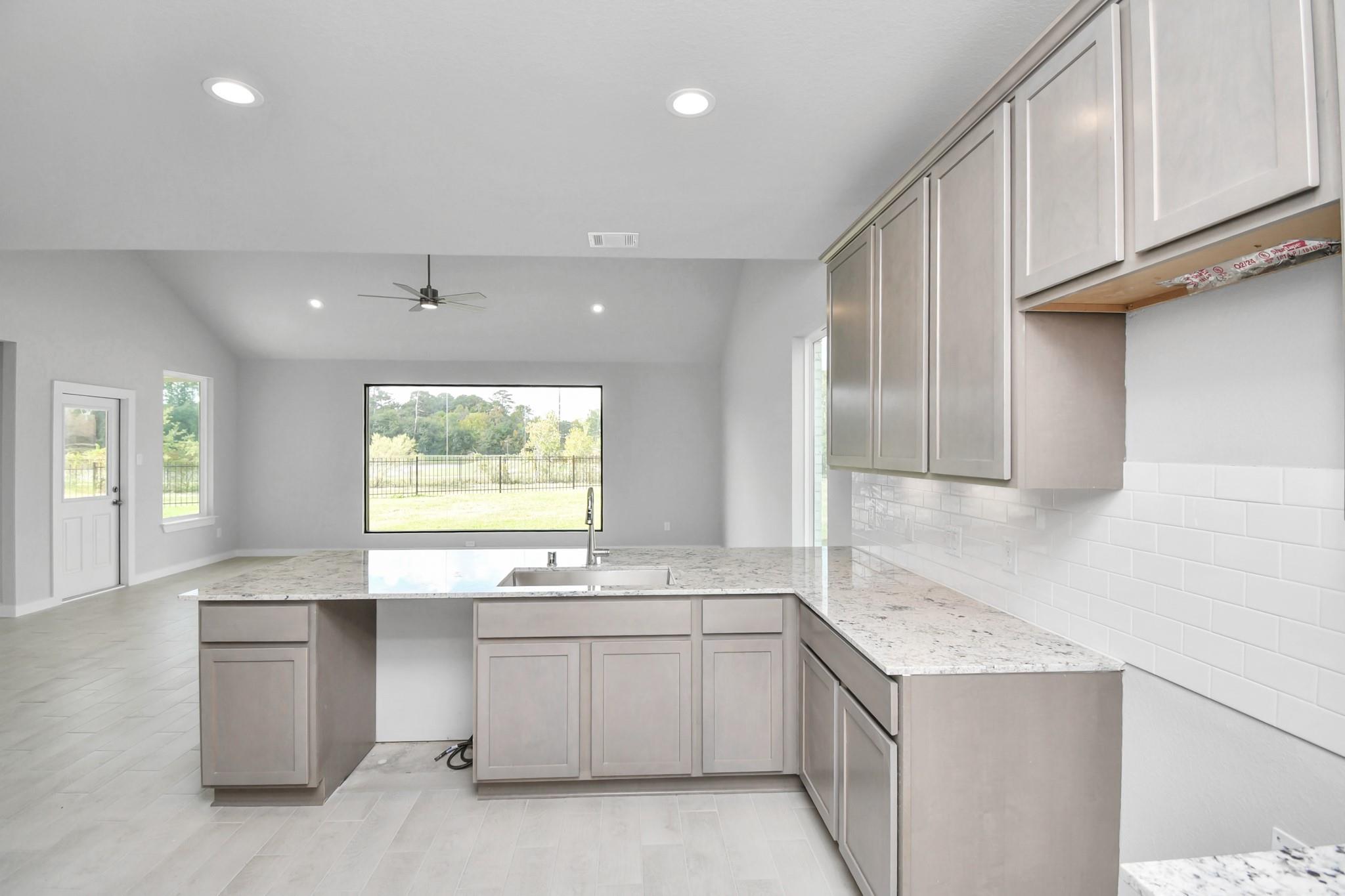 11718 Leafy Laurel Drive, Houston Tx 77066 Property Photo 10