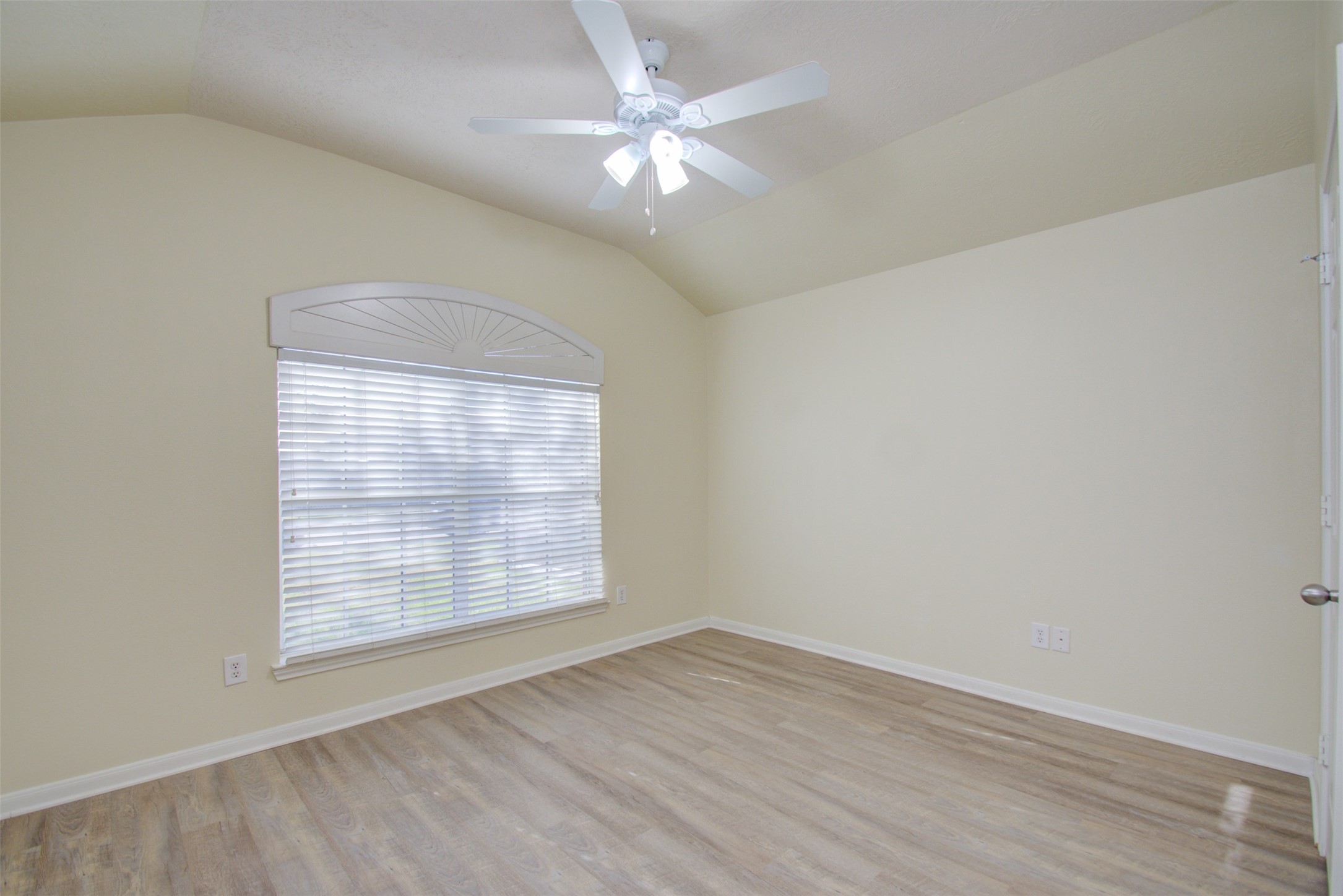 14903 Lanai Drive Property Photo 8