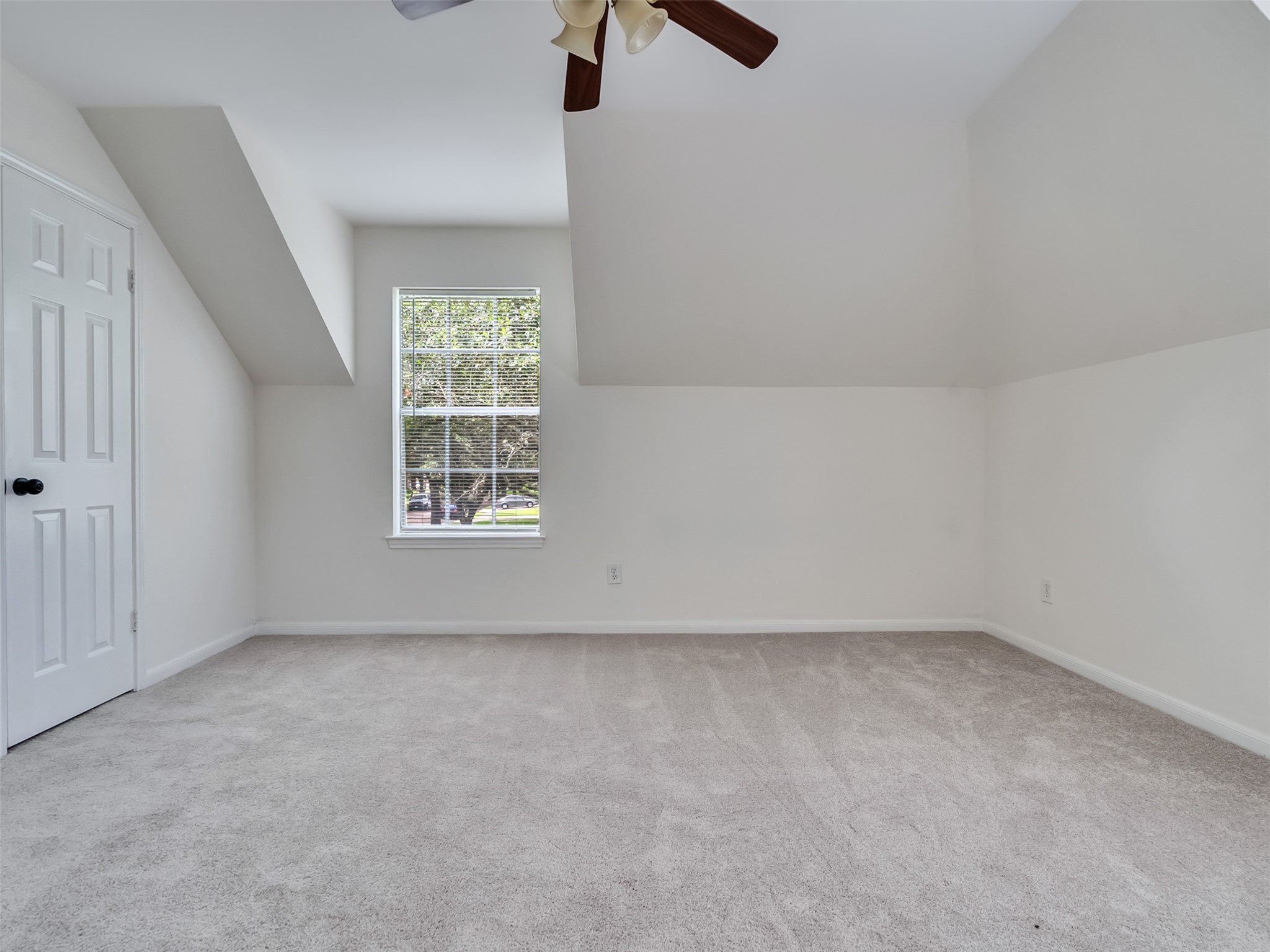1127 Gloria Court Property Photo 45