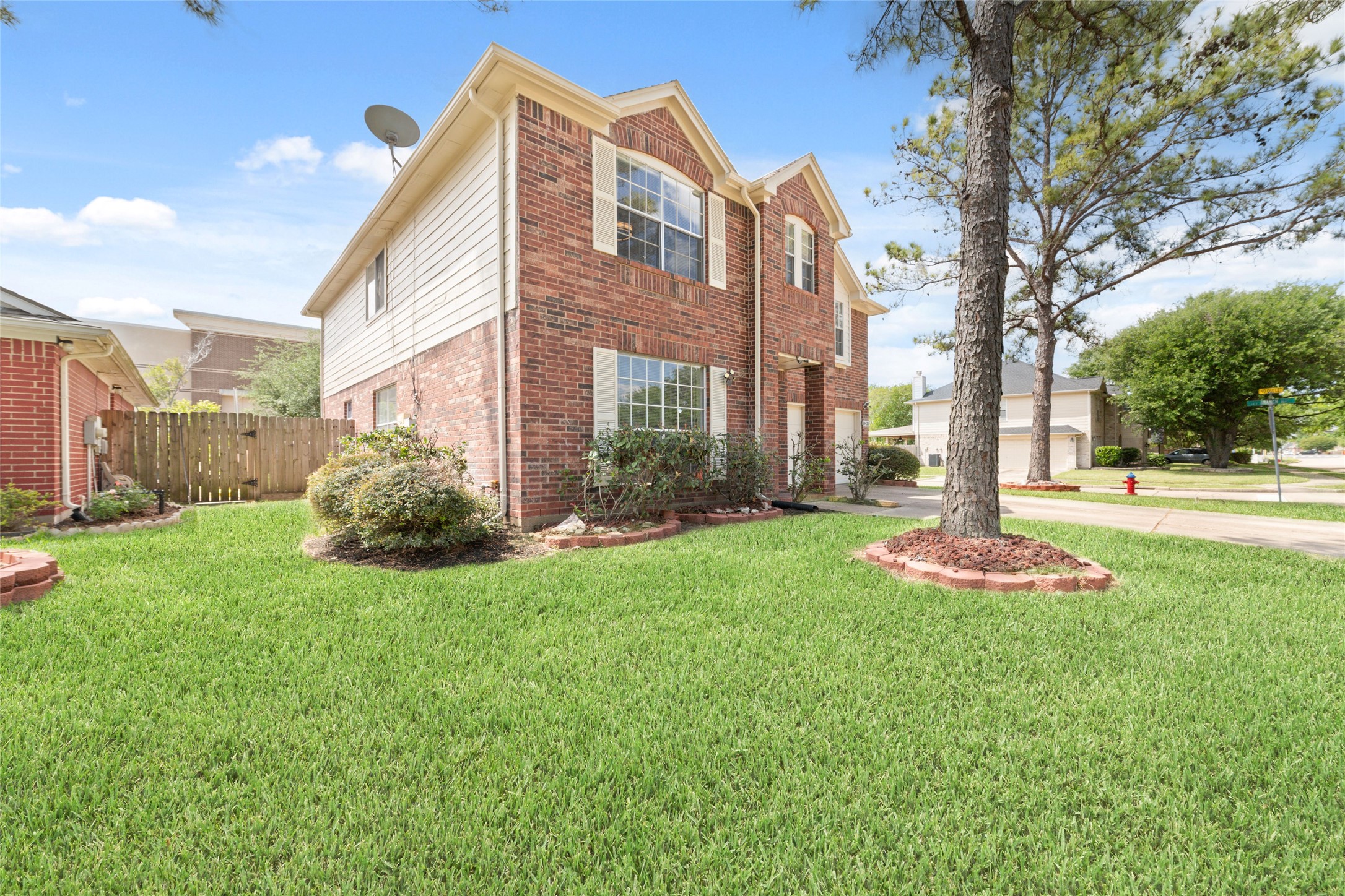 14431 Parkesgate Drive Property Photo 3