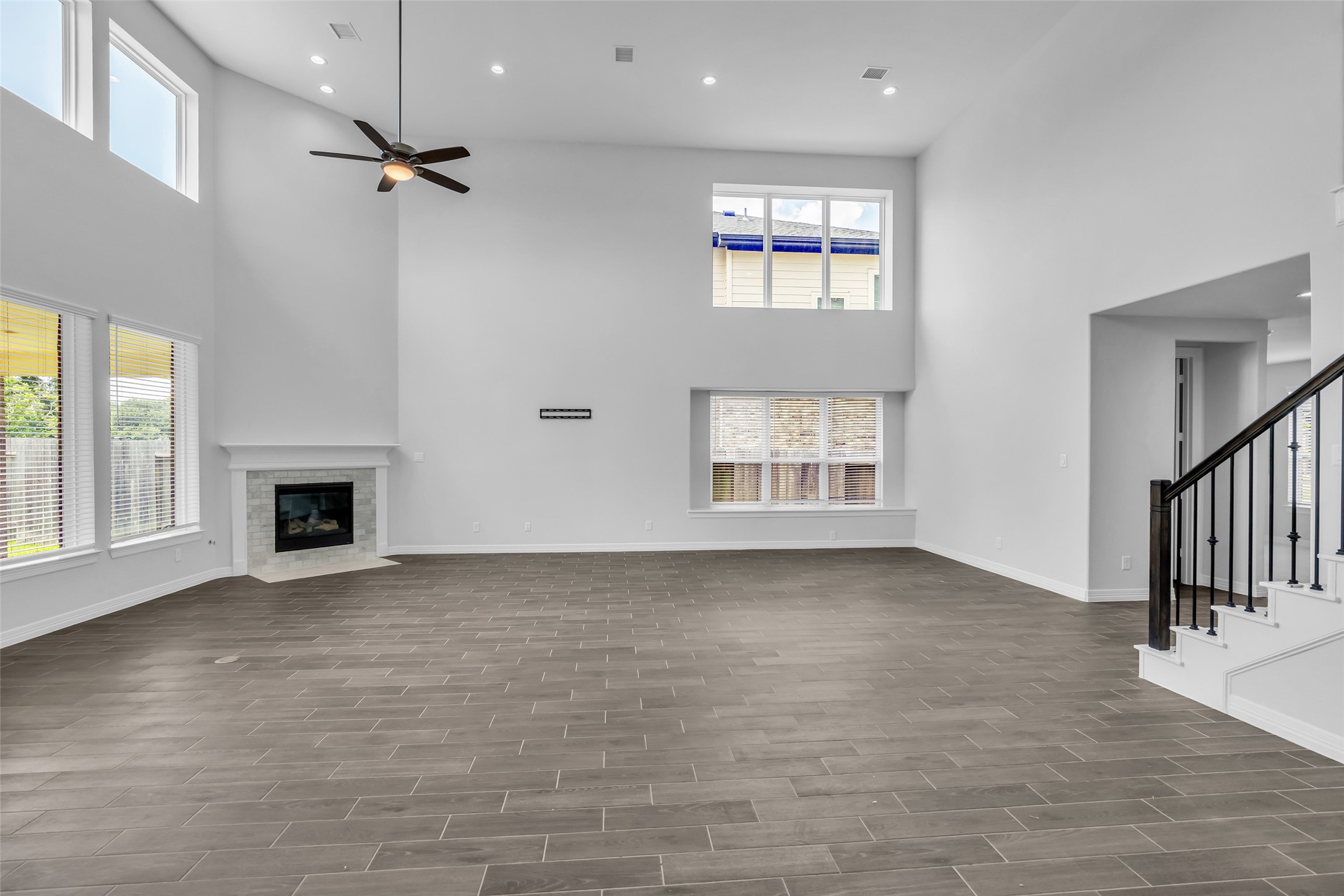 2115 Jitterbug Lane Property Photo 3