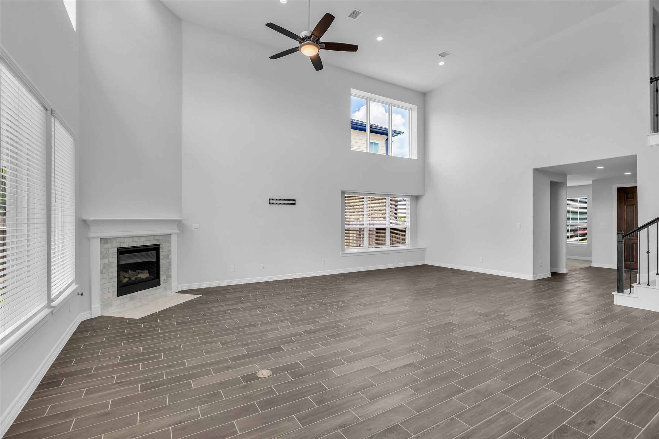 2115 Jitterbug Lane Property Photo 4