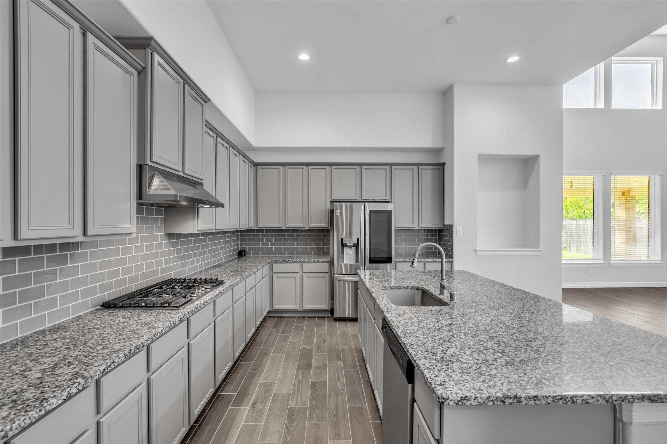 2115 Jitterbug Lane Property Photo 6