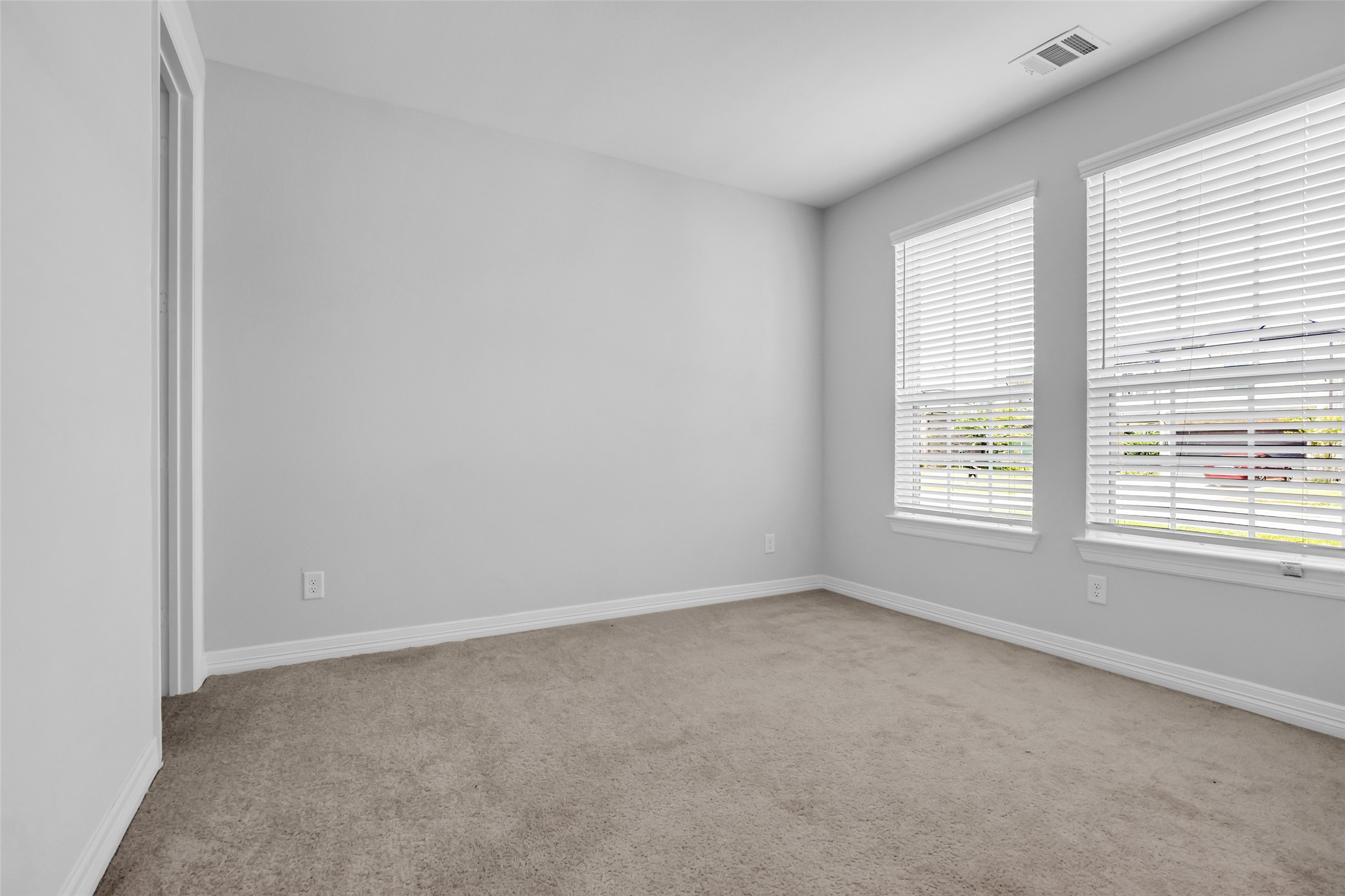 2115 Jitterbug Lane Property Photo 10