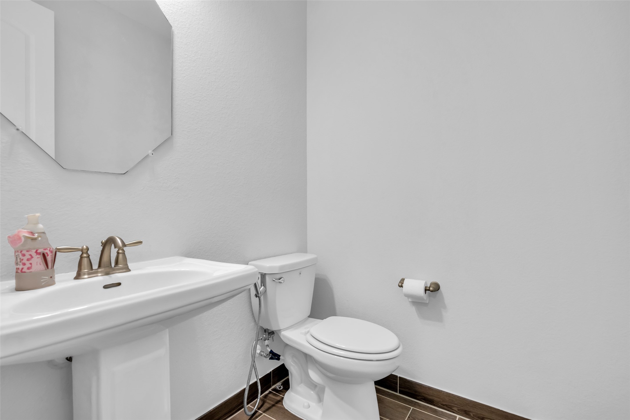 2115 Jitterbug Lane Property Photo 12