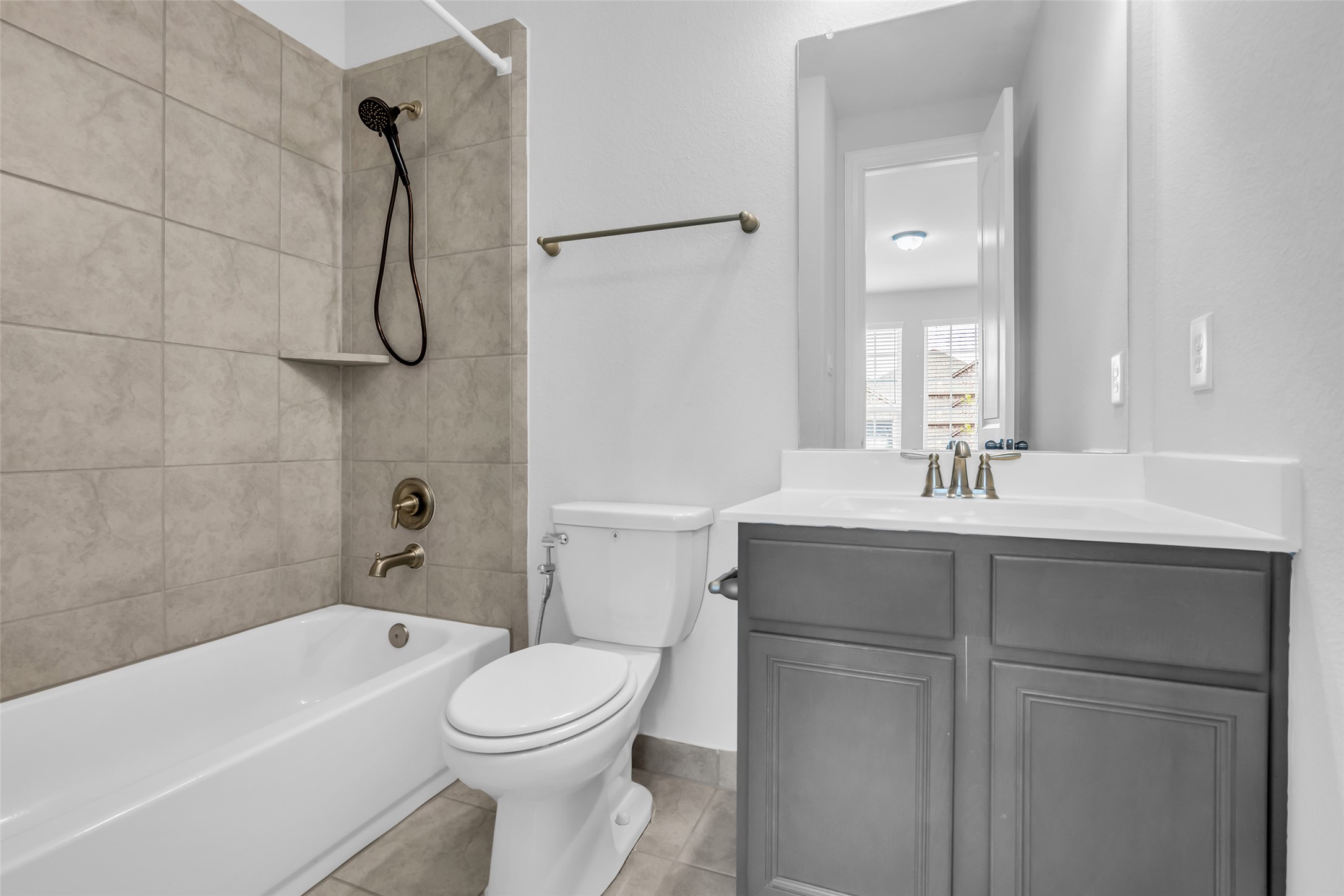 2115 Jitterbug Lane Property Photo 14