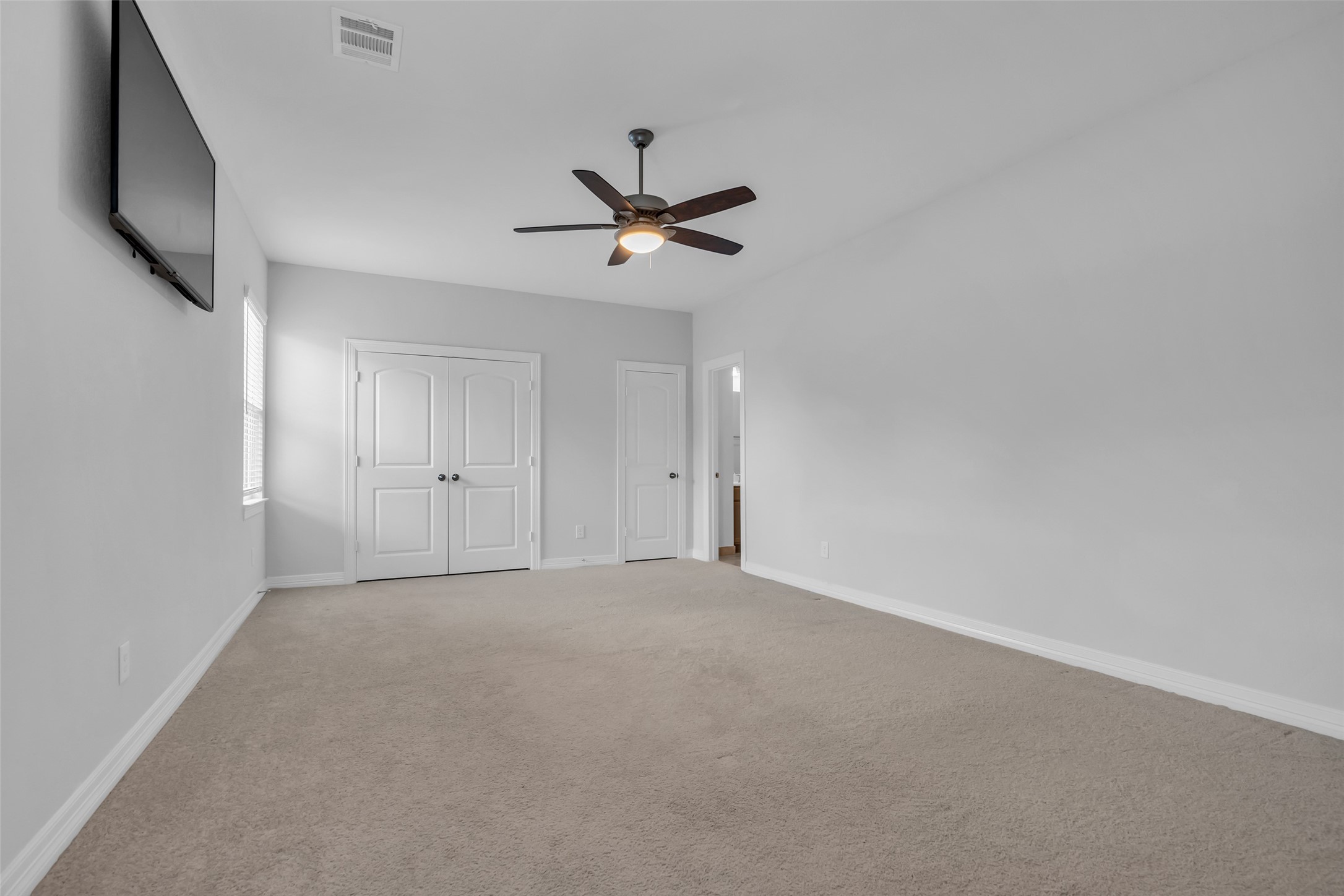 2115 Jitterbug Lane Property Photo 18