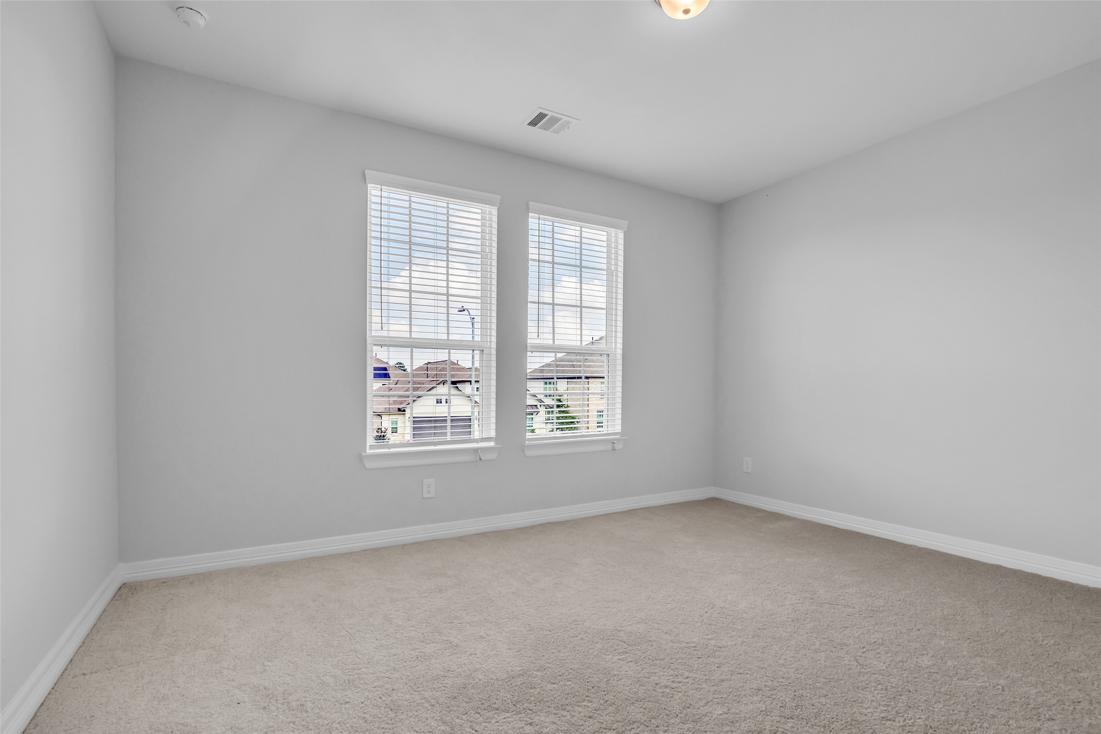 2115 Jitterbug Lane Property Photo 20