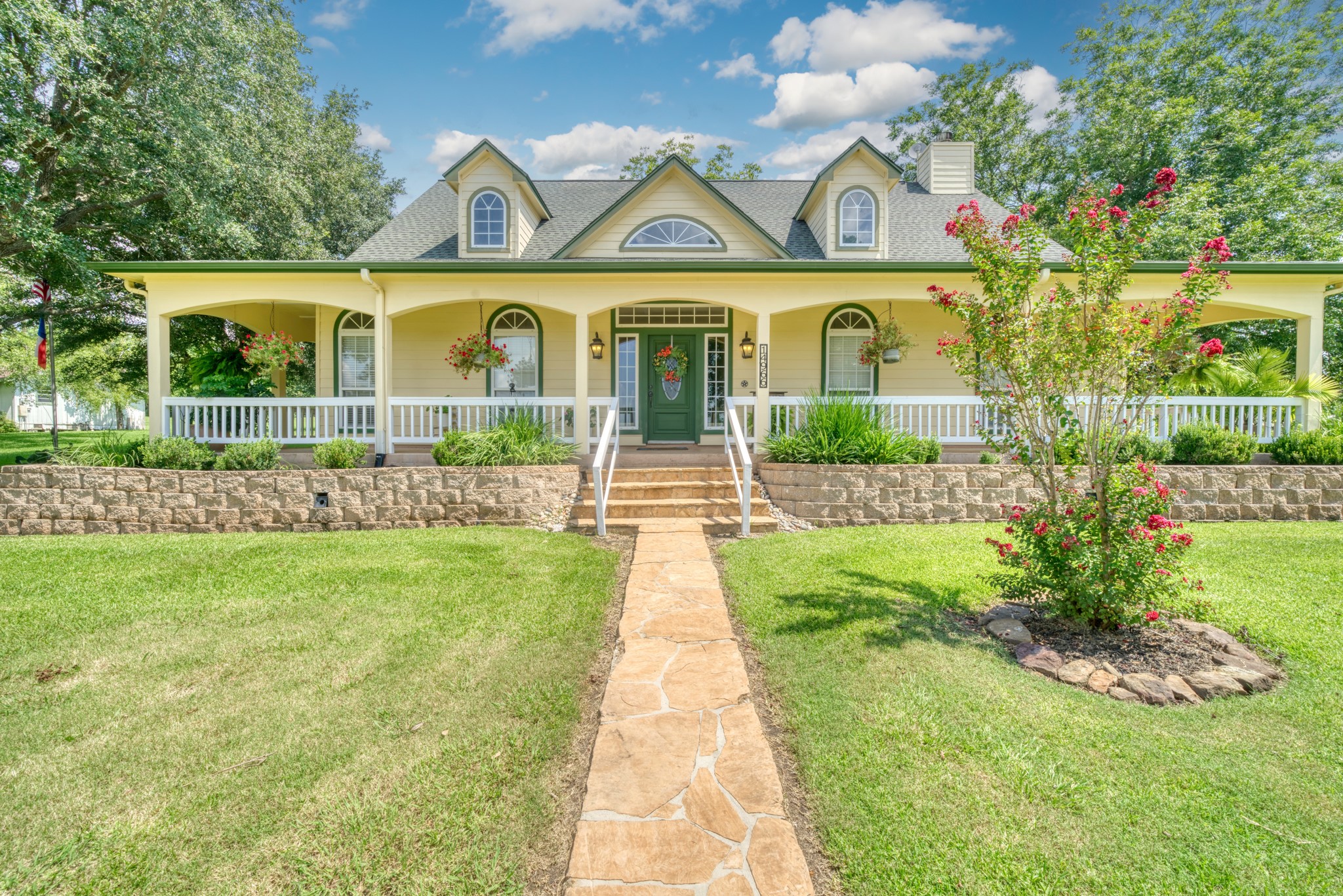 14966 Snoe Road Property Photo 1