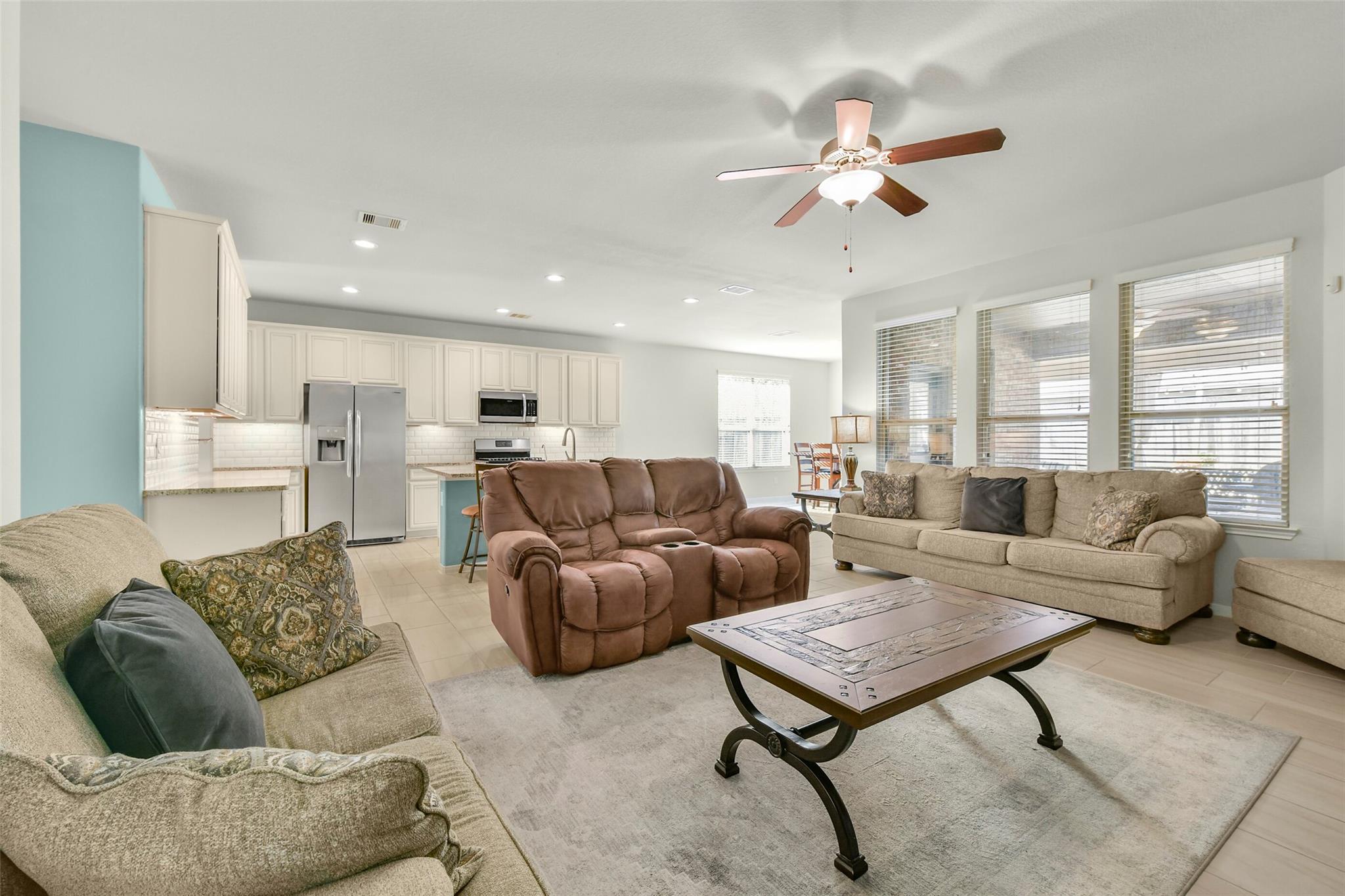 18015 Svensson Slade Lane, Houston Tx 77044 Property Photo 4