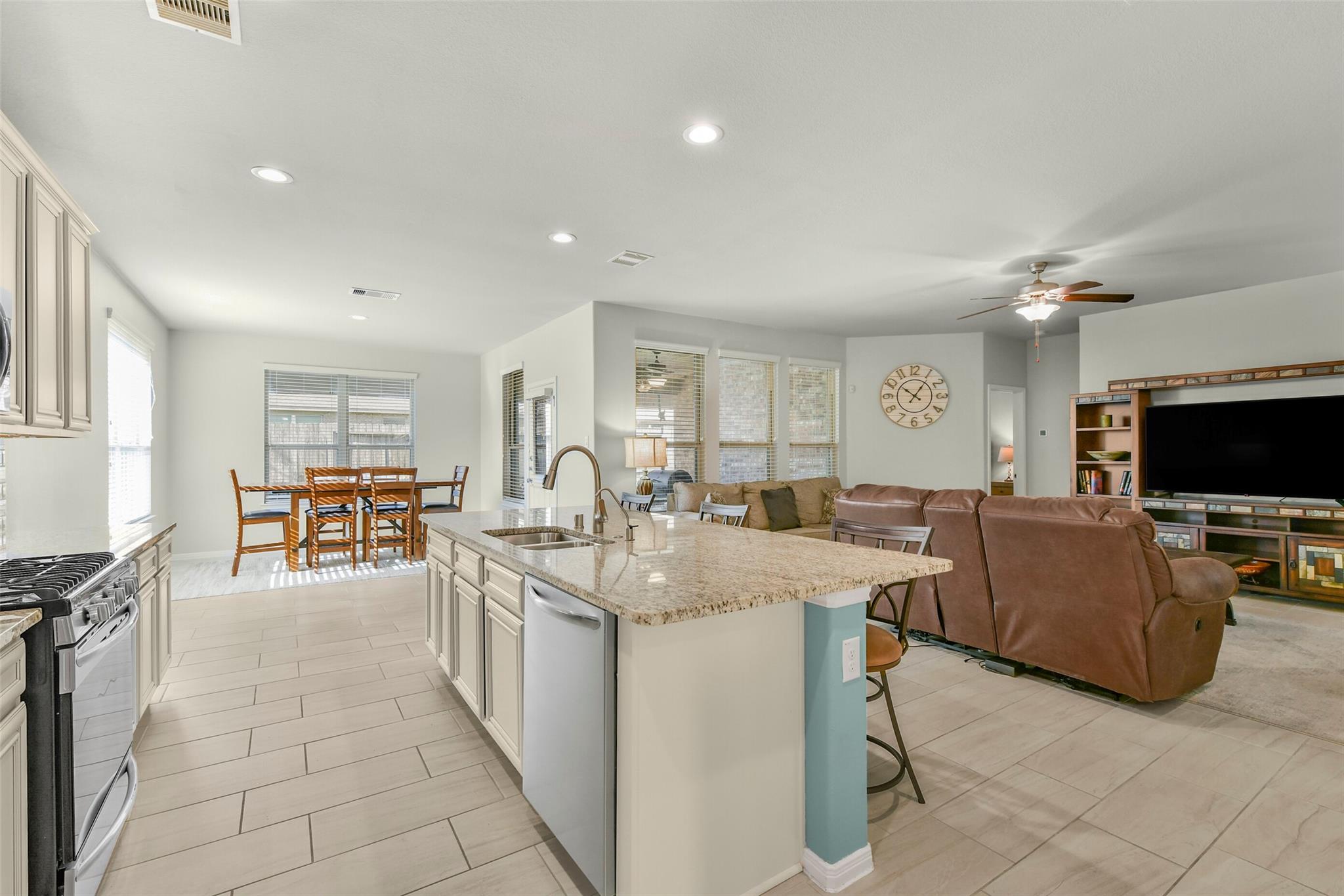 18015 Svensson Slade Lane, Houston Tx 77044 Property Photo 9