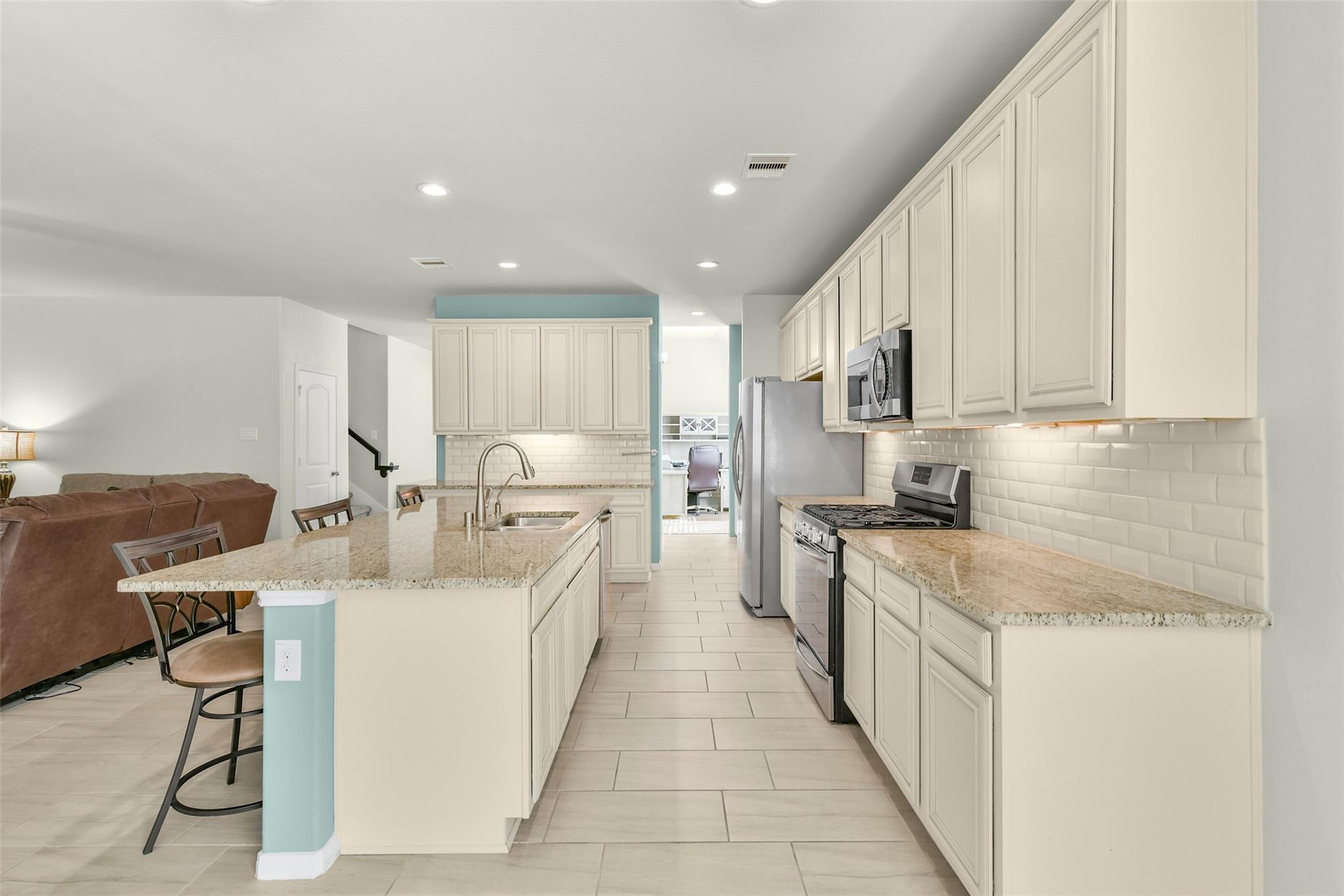 18015 Svensson Slade Lane, Houston Tx 77044 Property Photo 12
