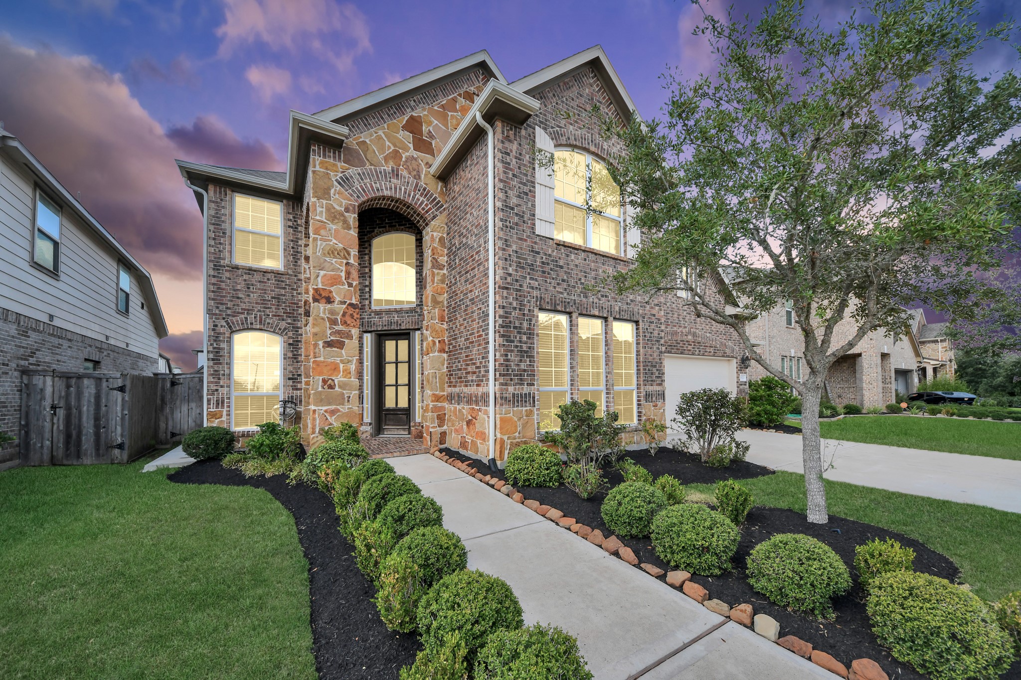 8727 Silver Crest Lane Property Photo 1